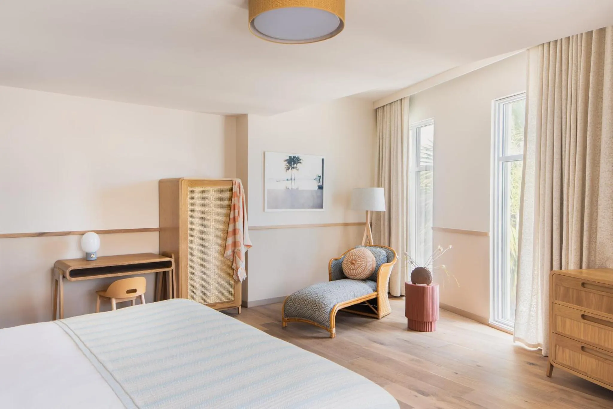 Photo of the whole room, Bed in The Ryder Hotel