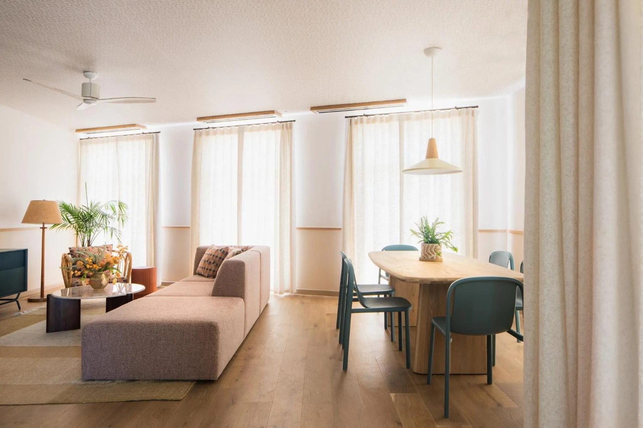 Photo of the whole room, Bed in The Ryder Hotel