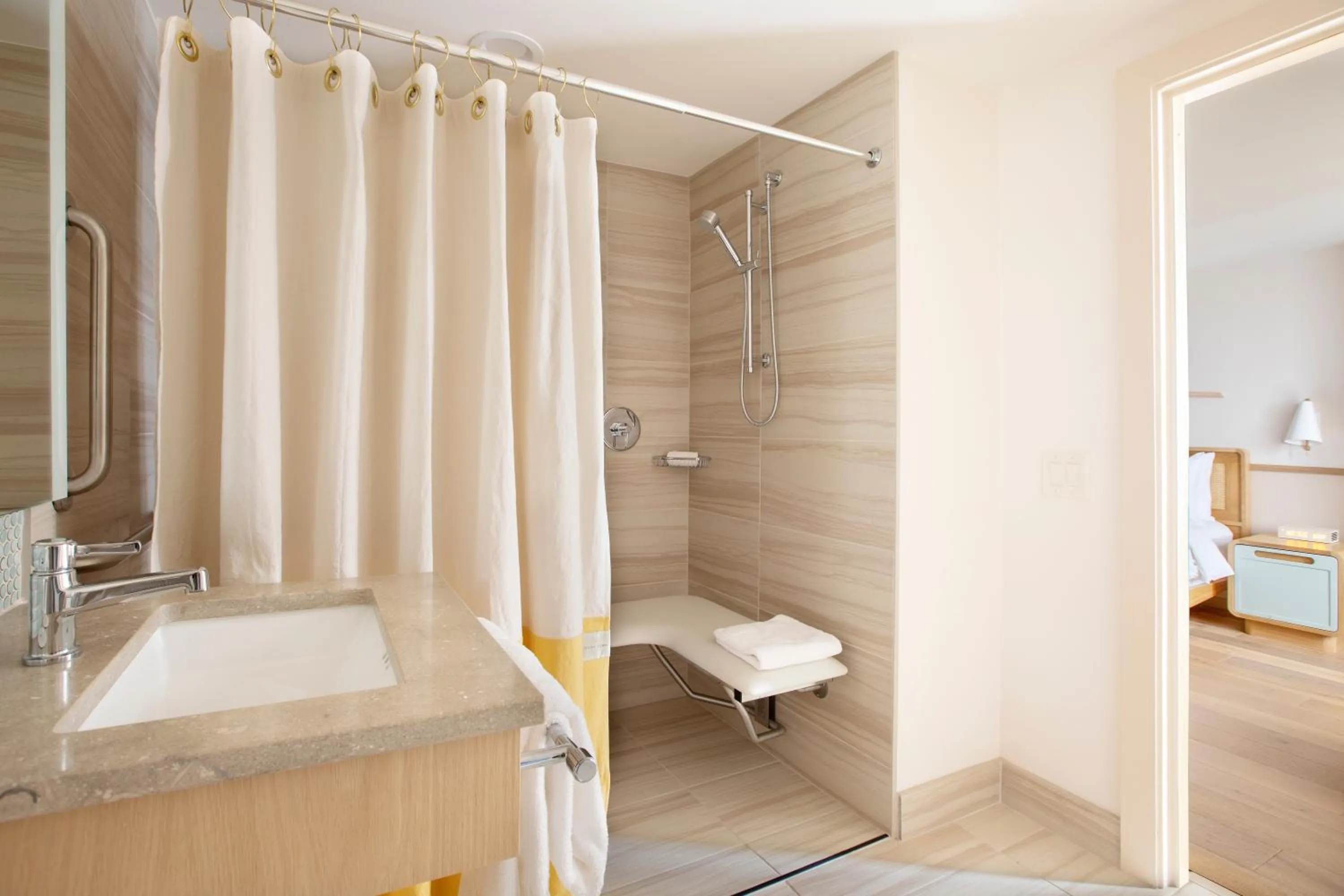 Shower in The Ryder Hotel