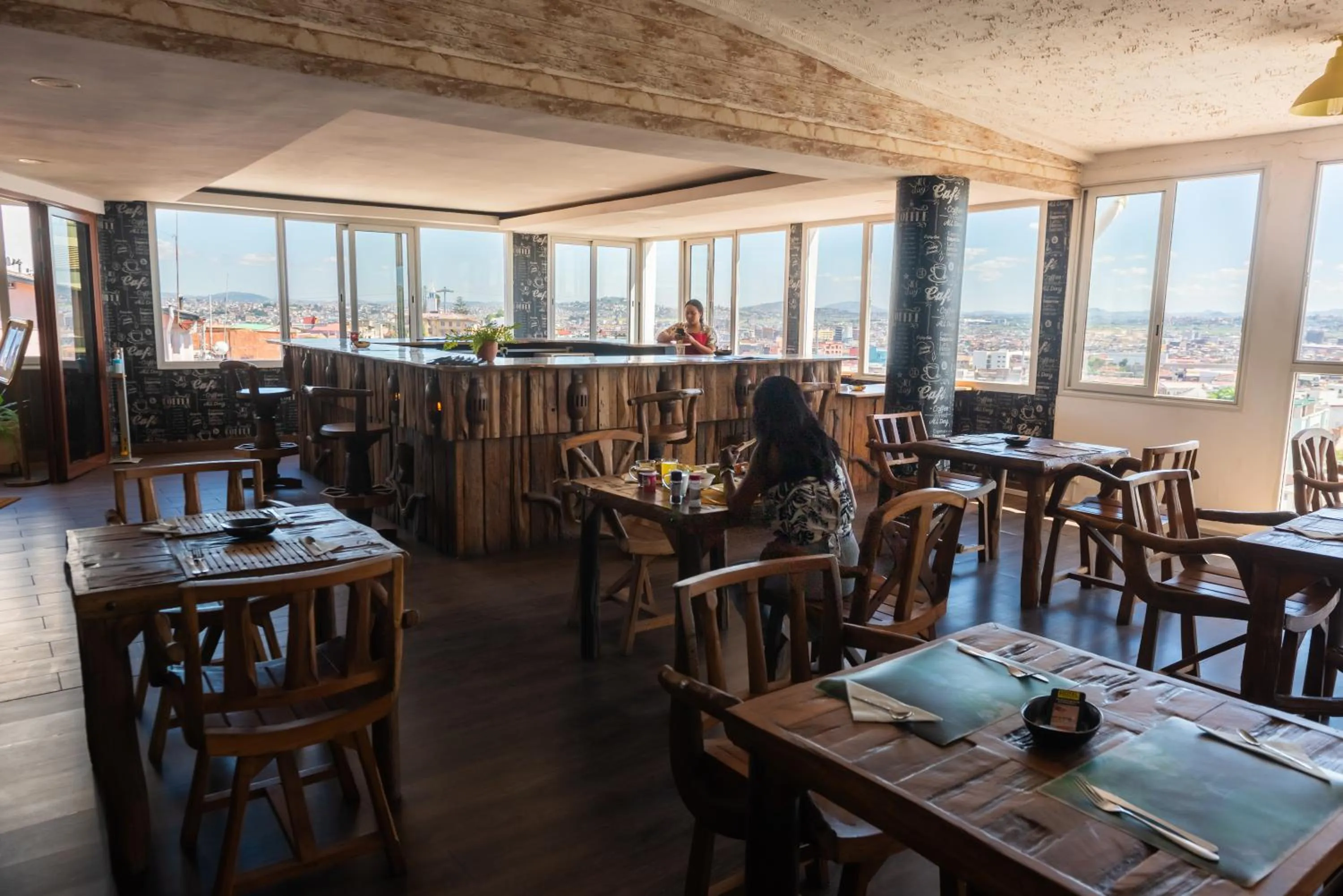 Breakfast in Hotel Le Pousse Pousse