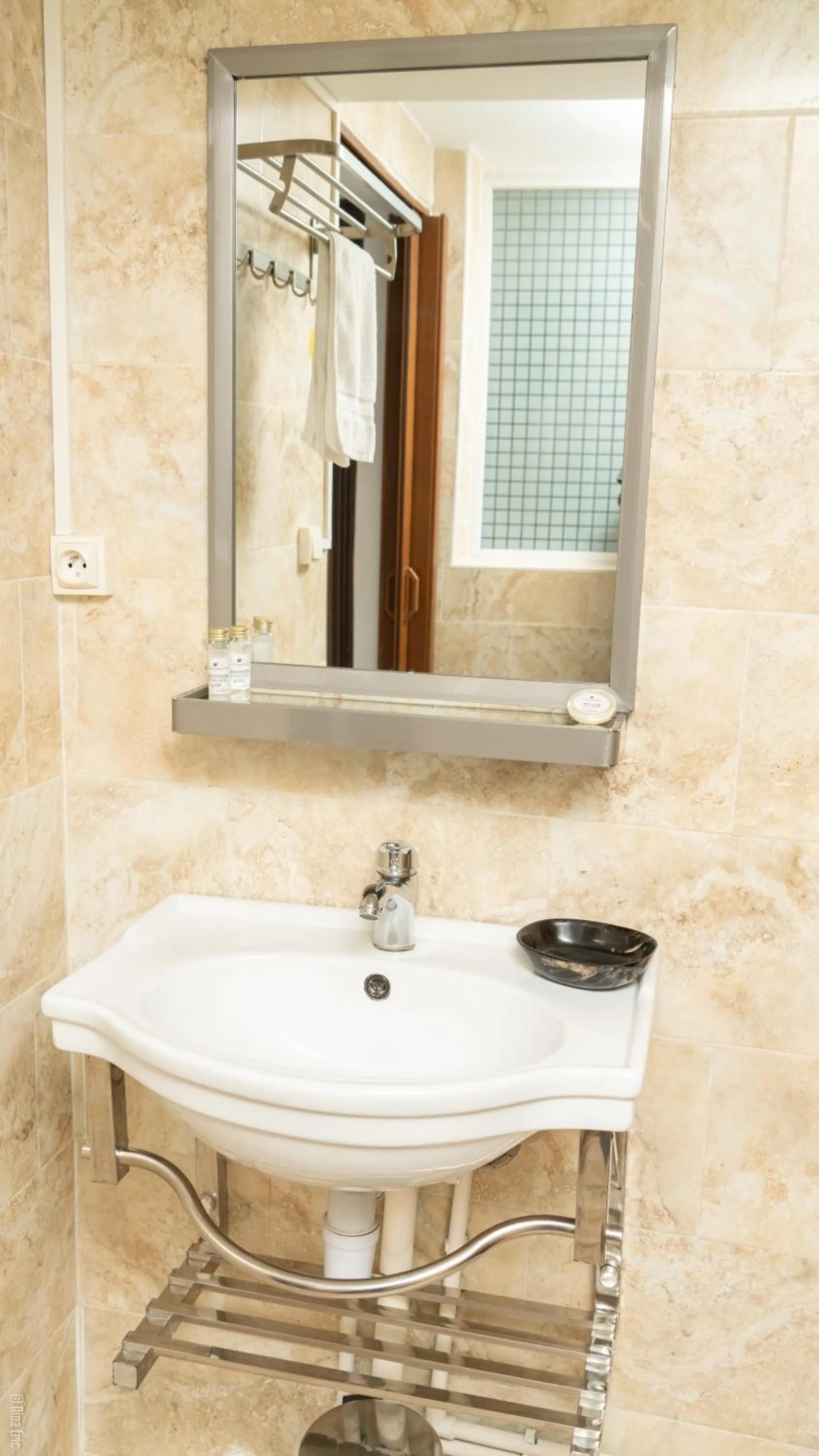 Shower in Hotel Le Pousse Pousse