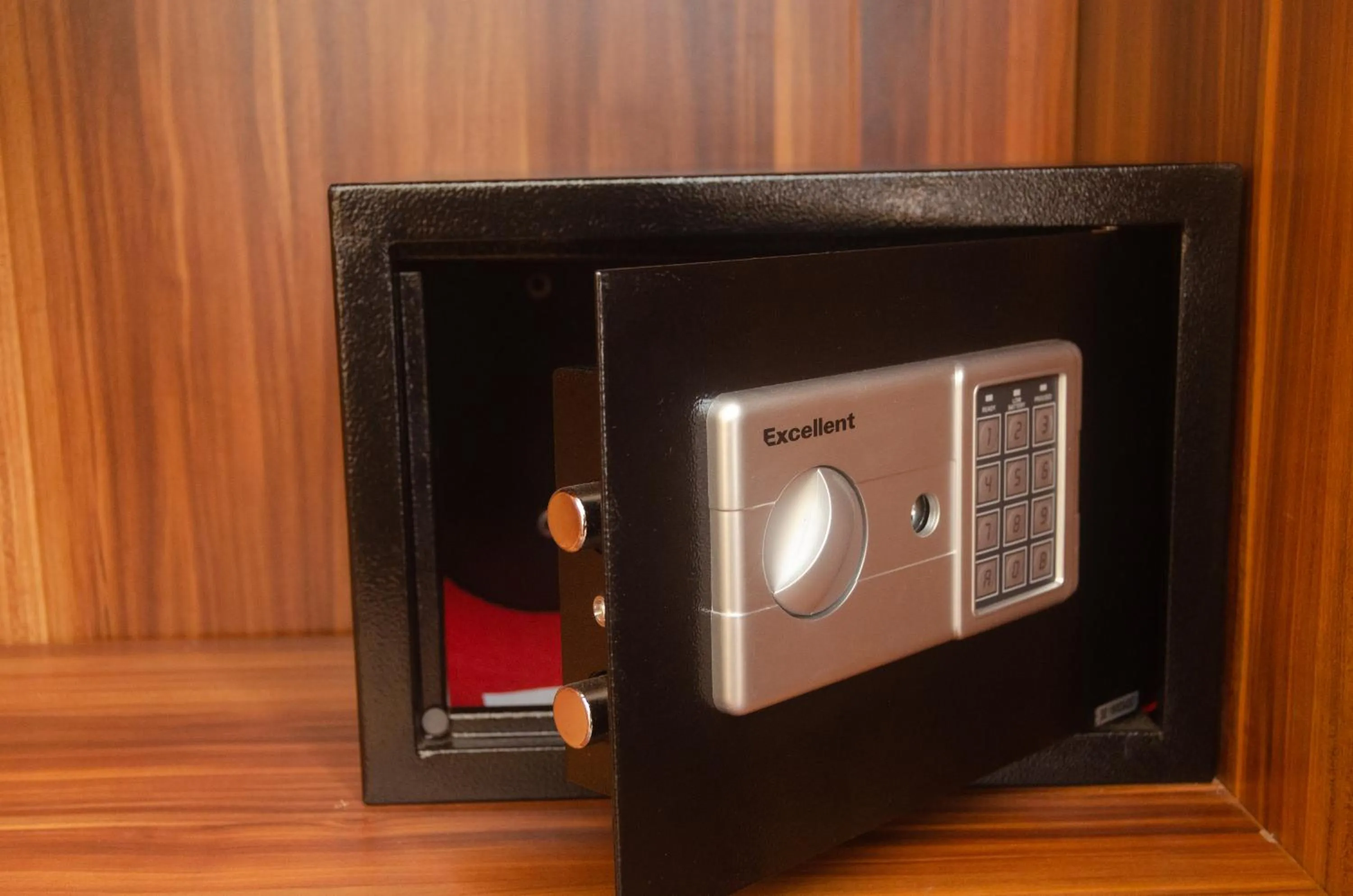 safe in Hotel Le Pousse Pousse