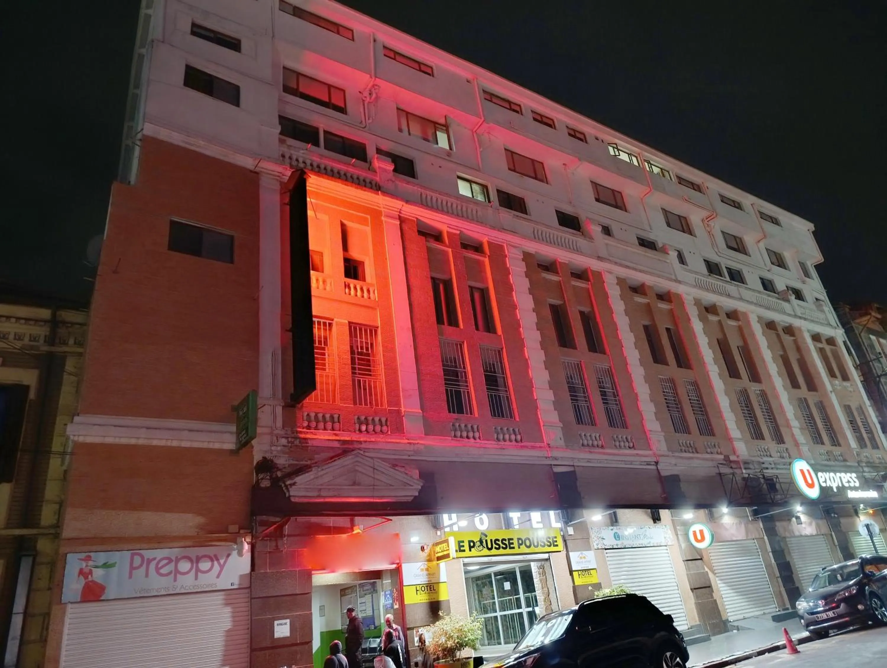 Property building in Hotel Le Pousse Pousse