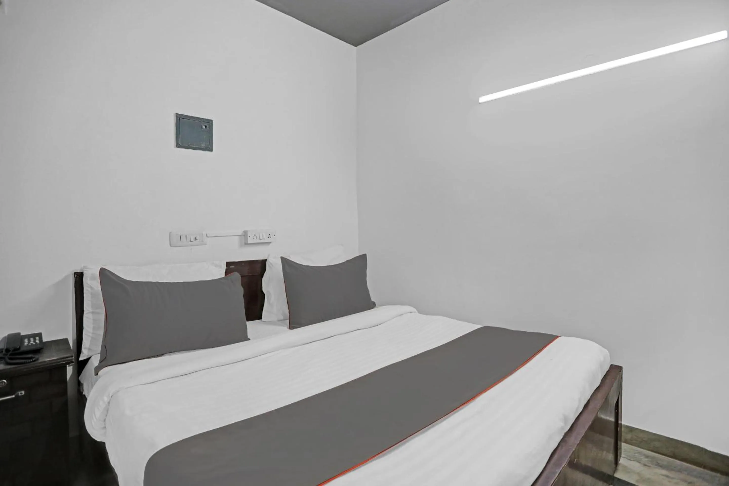 Bedroom, Bed in Hotel O The Premium Villa