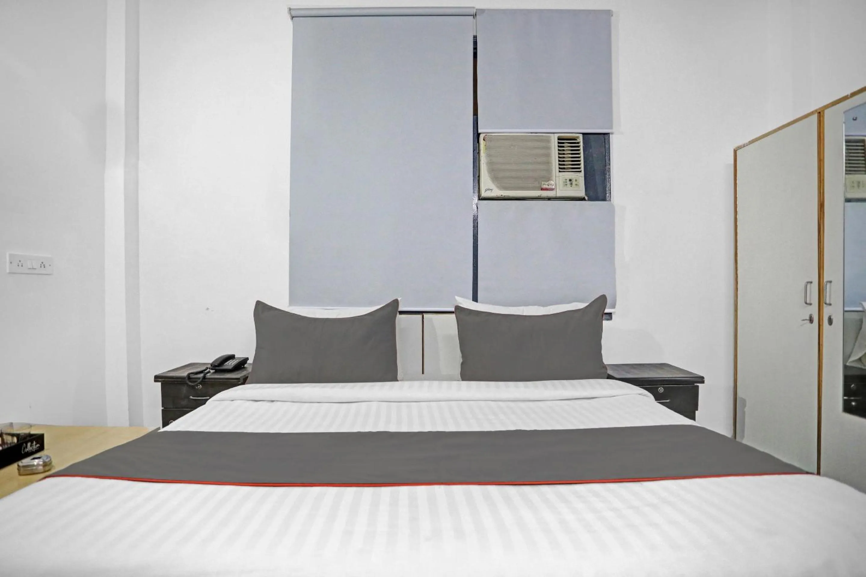 Bedroom, Bed in Hotel O The Premium Villa