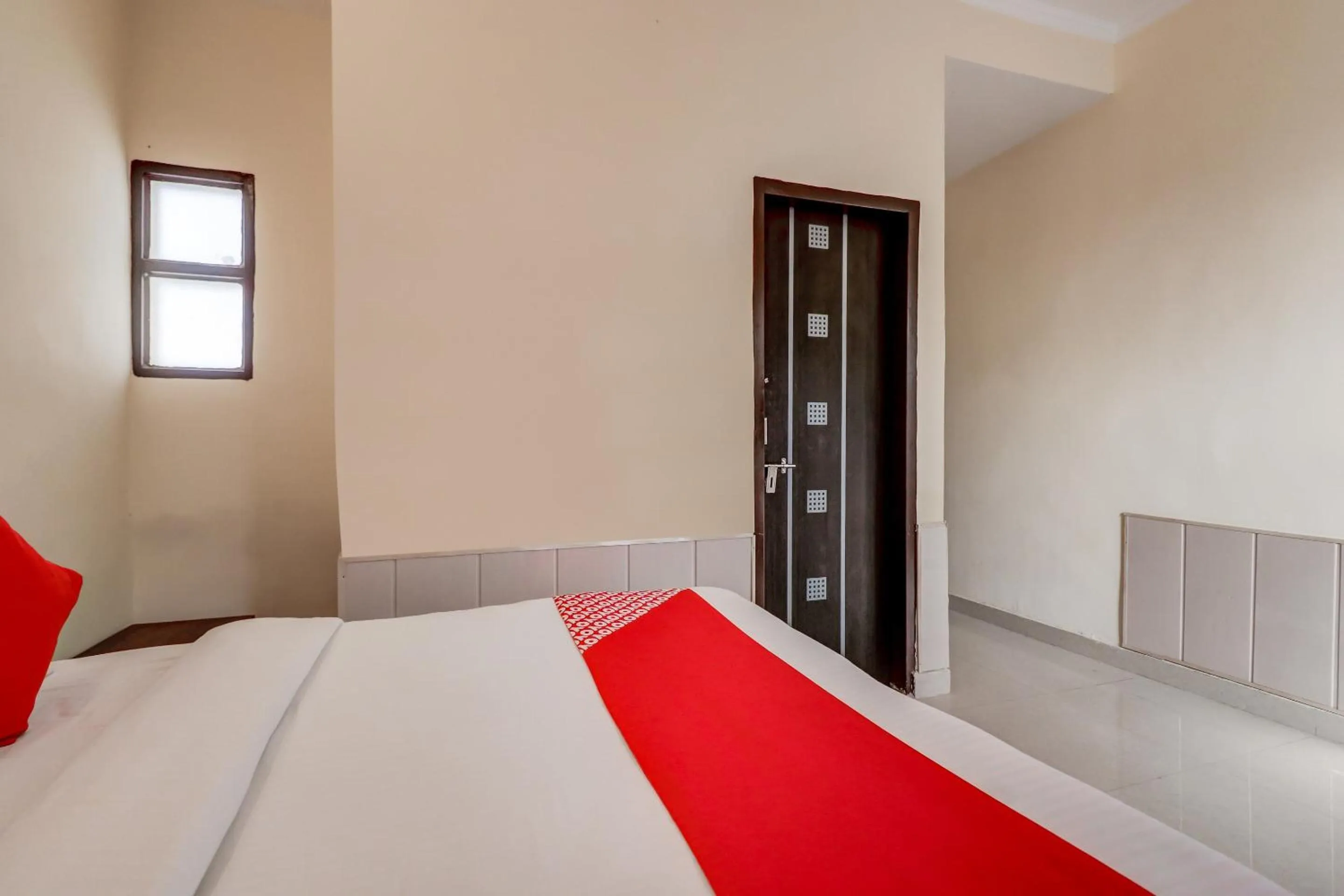 Bedroom in Hotel O Sapphire Near Omaxe Gurgaon Mall