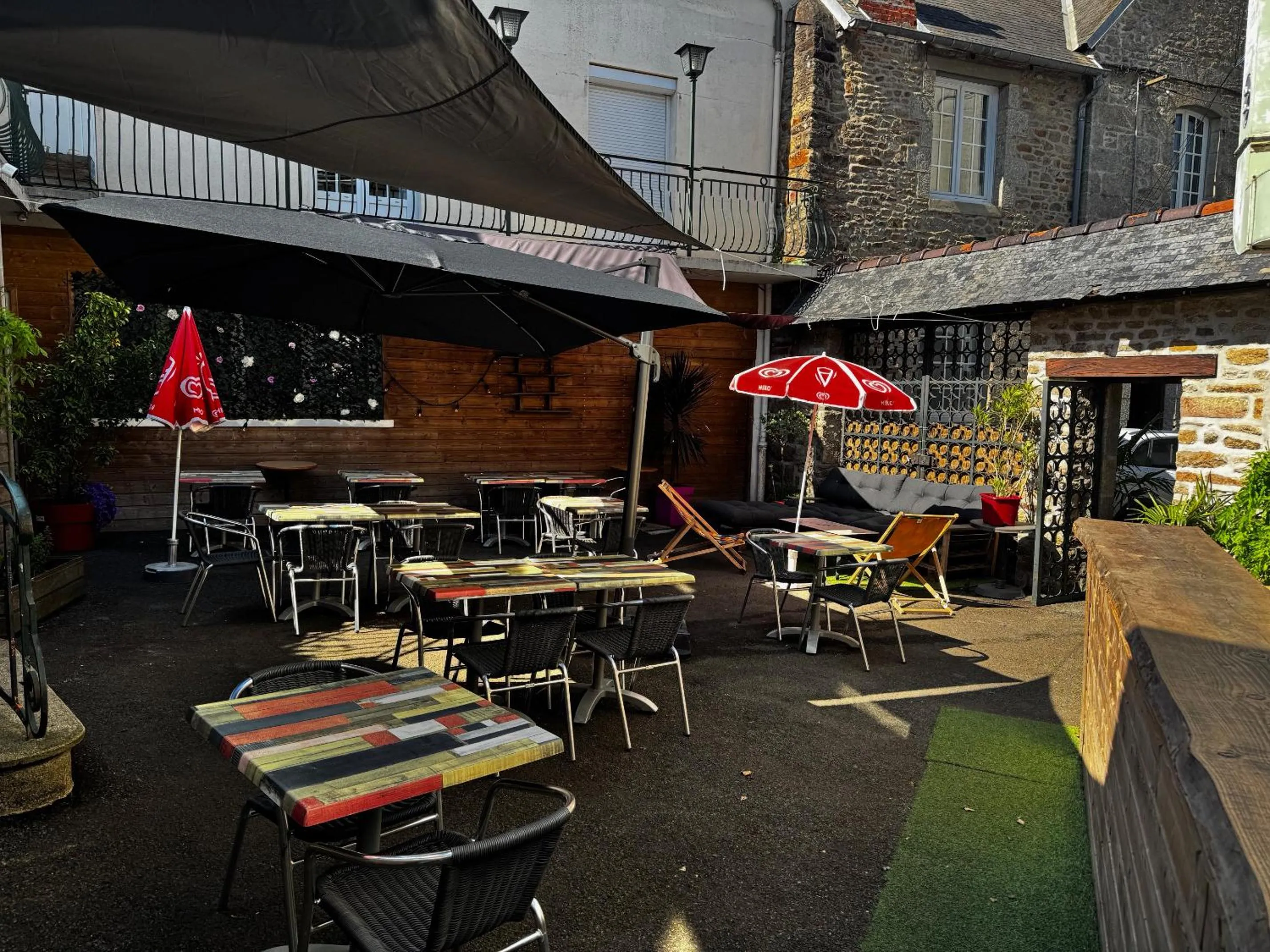 Logis Hôtel du Commerce