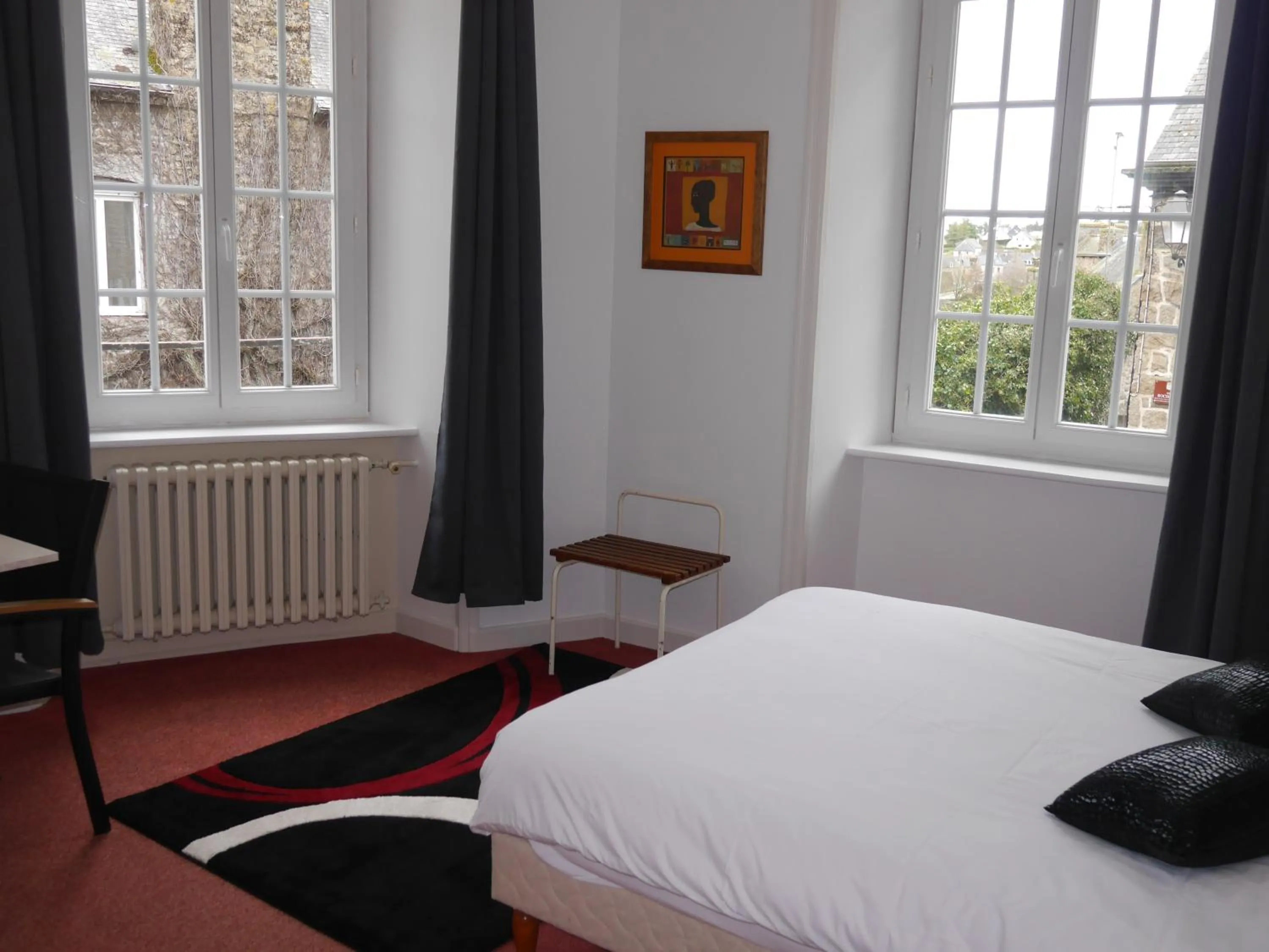 Double Room in Logis Hôtel du Commerce