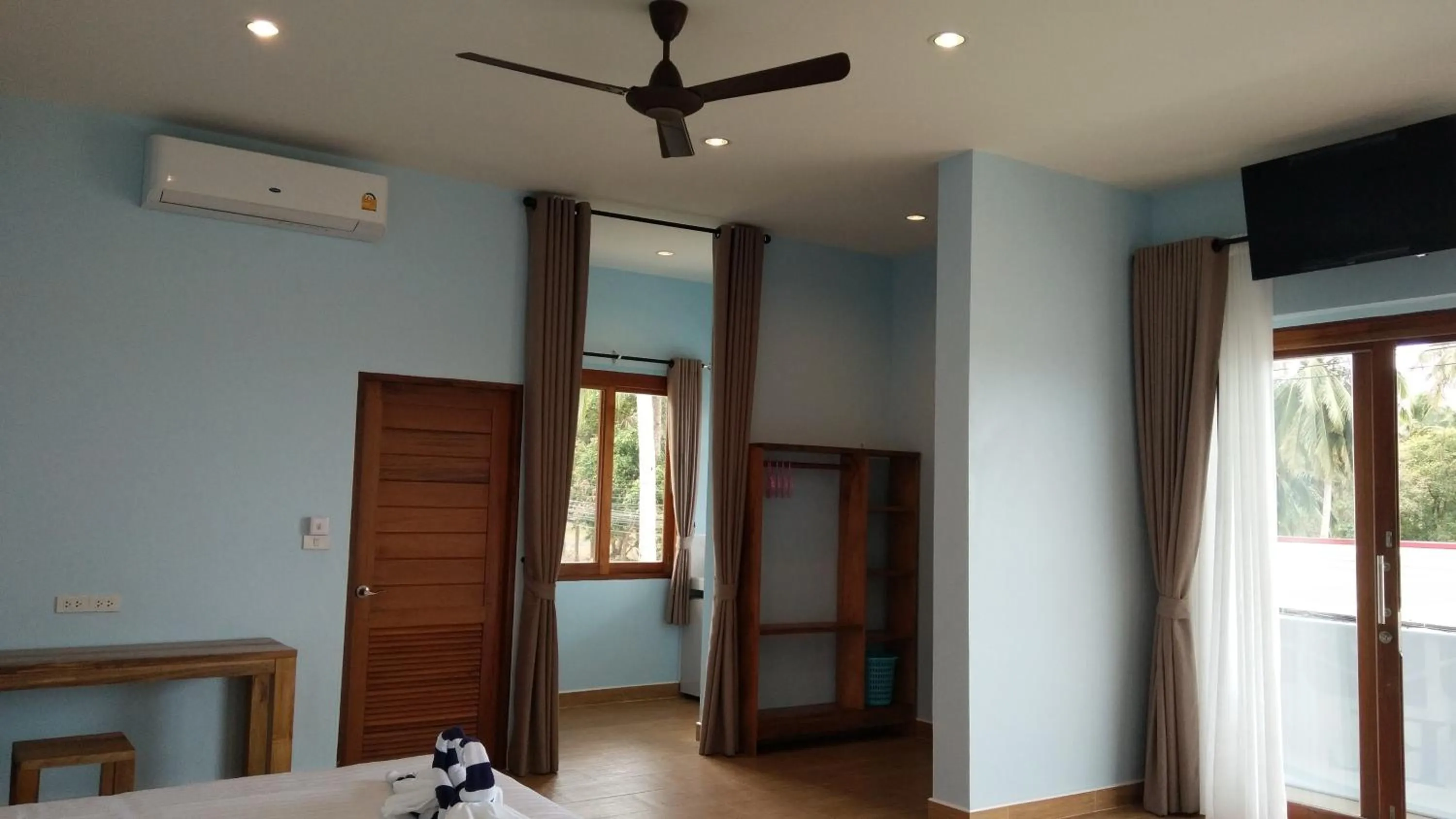 Bed in Le Grand Bleu Hotel