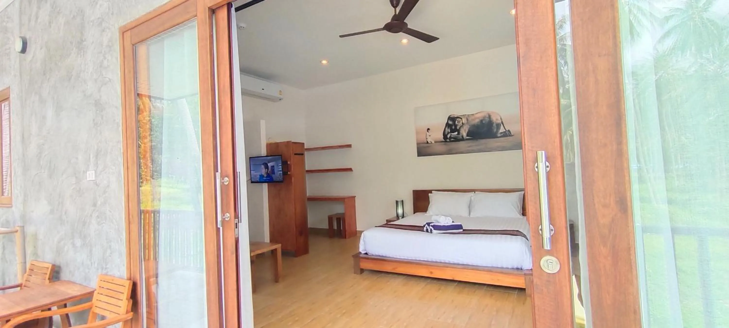 Bed in Le Grand Bleu Hotel