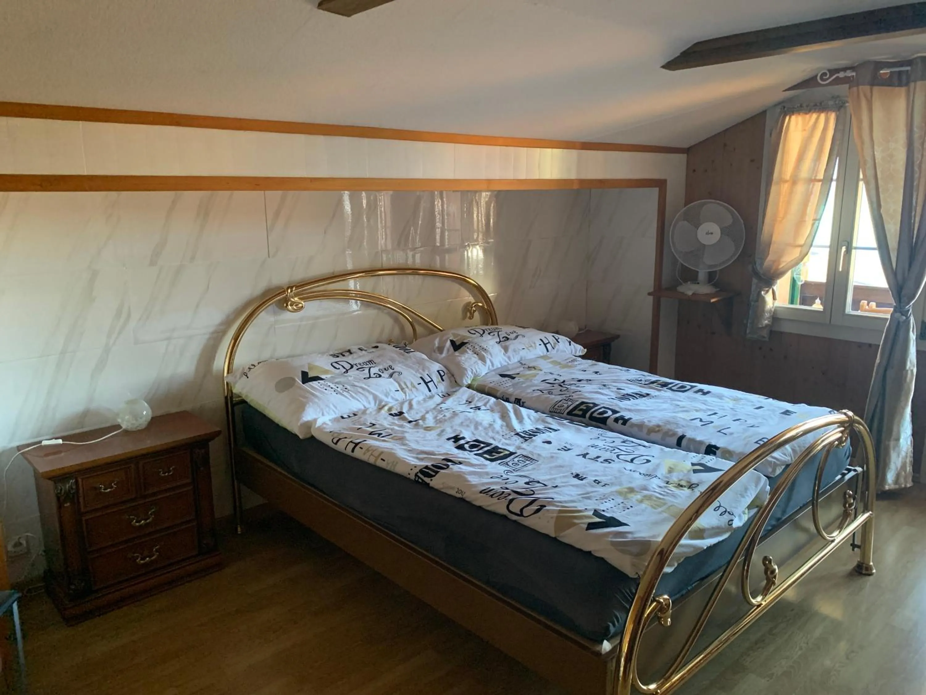 Bed in Hotel Rössli