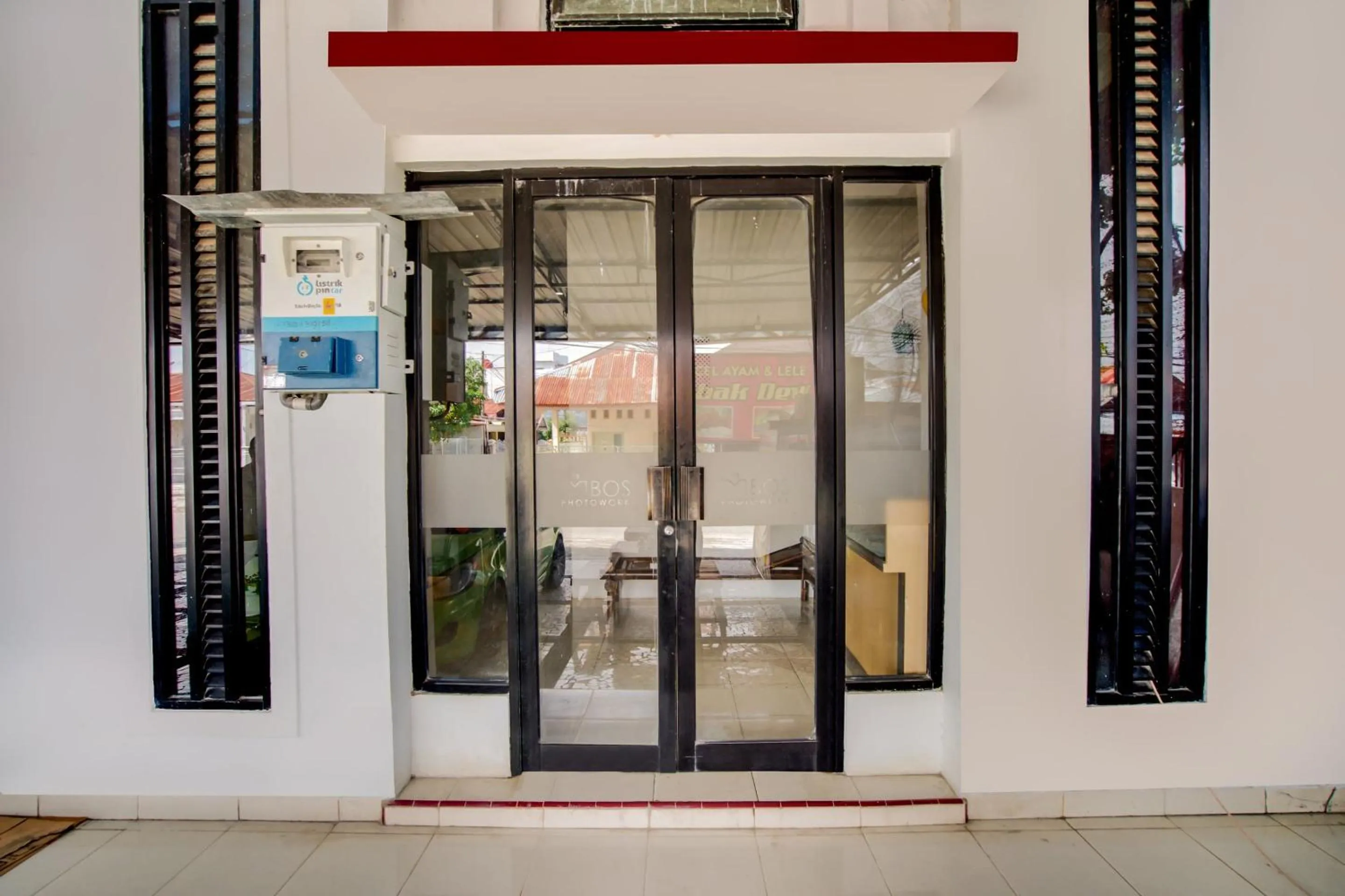 Facade/entrance in Hotel O Al-ghani 2 Syariah