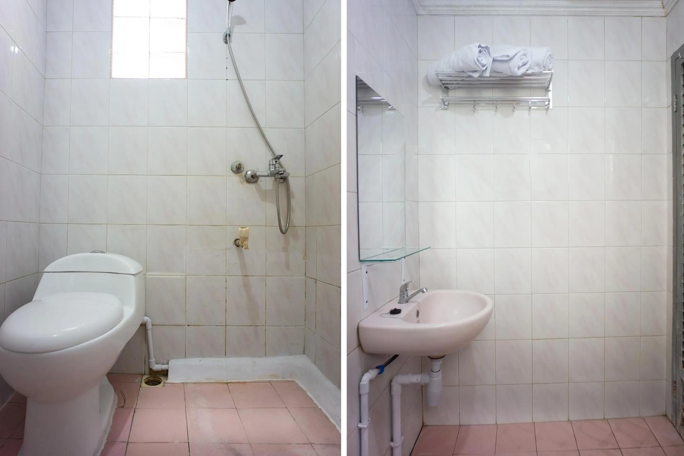 Bathroom in OYO 2180 Vina Vira Hotel