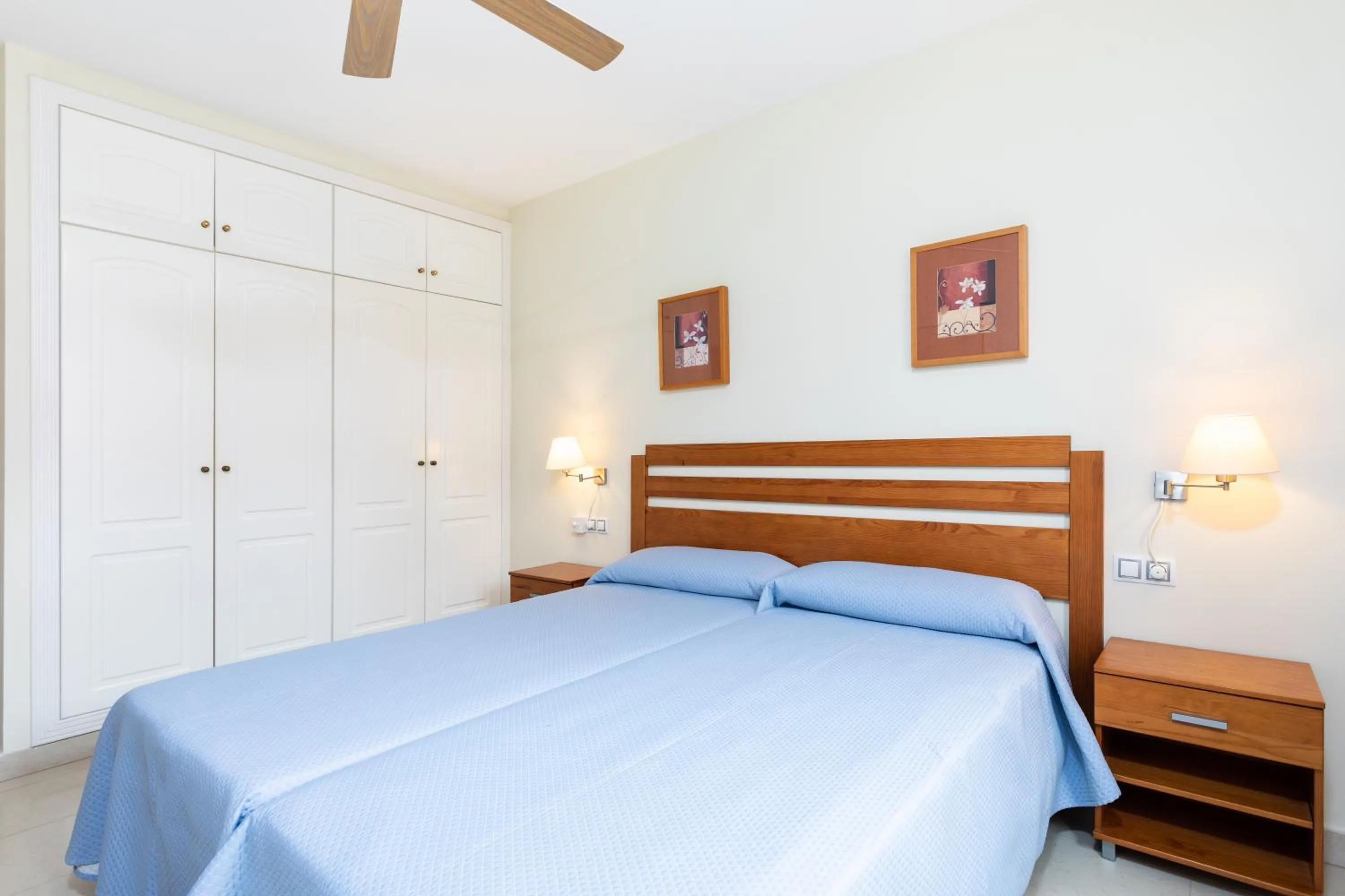 Bedroom, Bed in Residencial El Llano