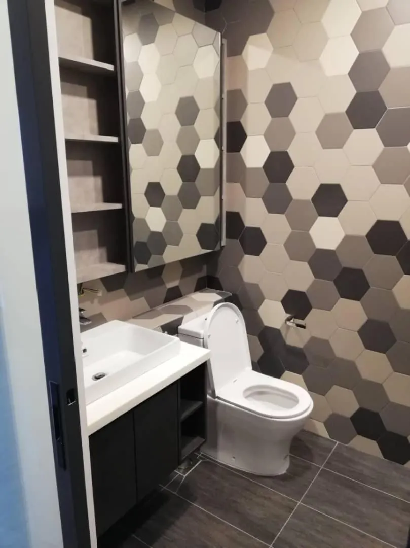 Bathroom in Ceylonz Suites by MyKey