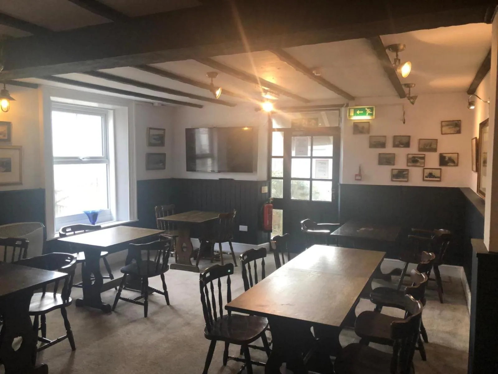 Lounge or bar in The Top House Inn