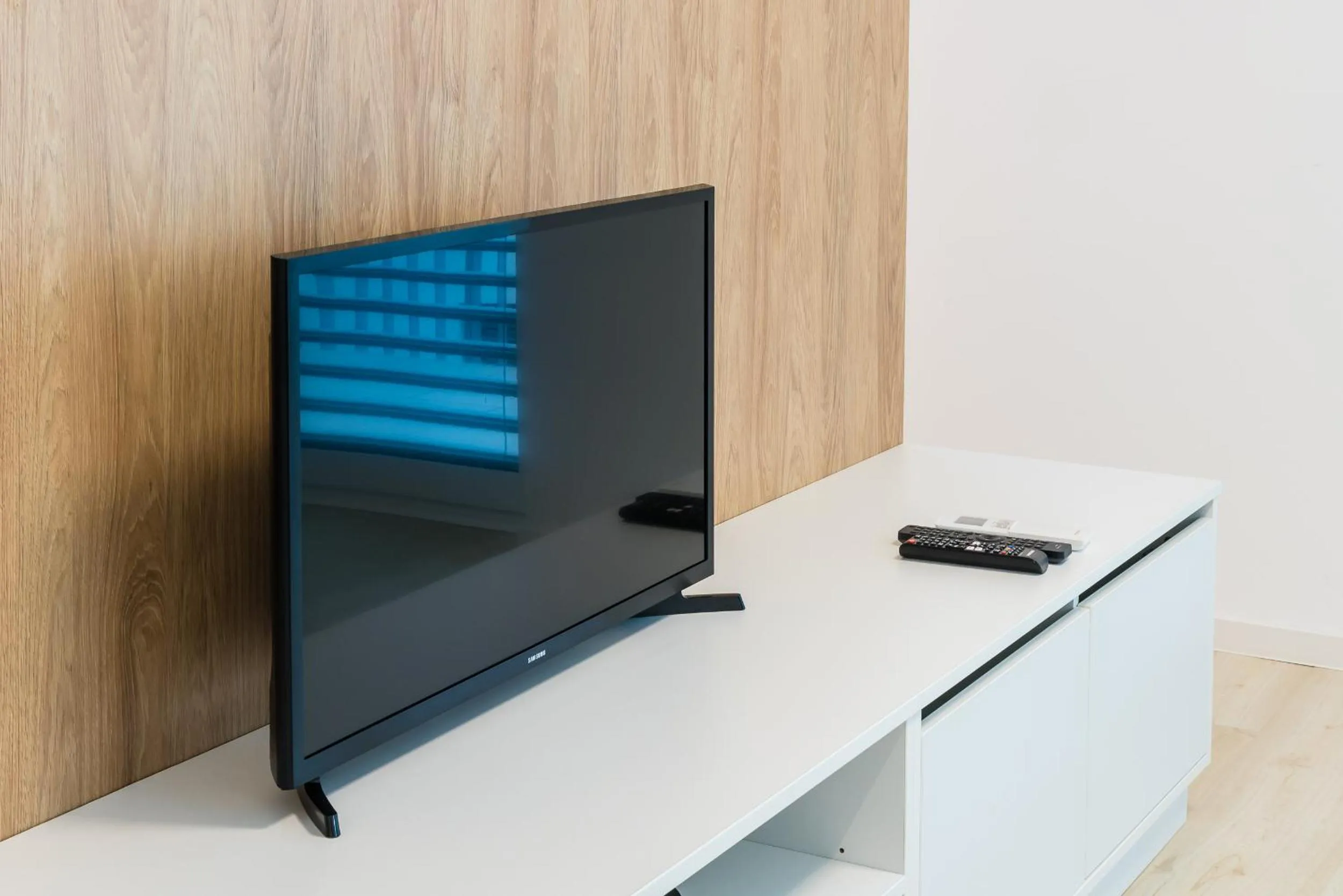 TV and multimedia in City Castle Apartments Free Parking