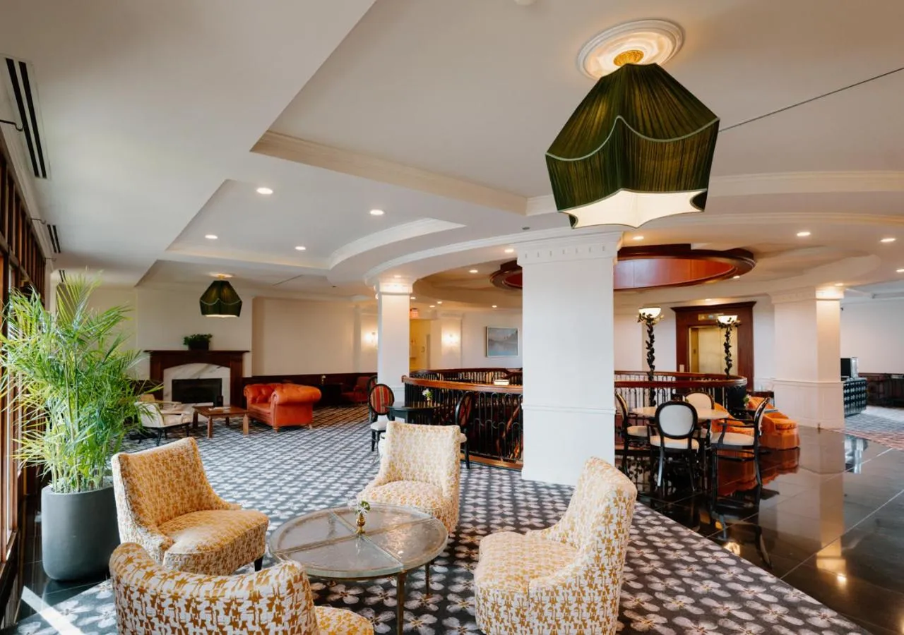 Lobby or reception in French Quarter Inn