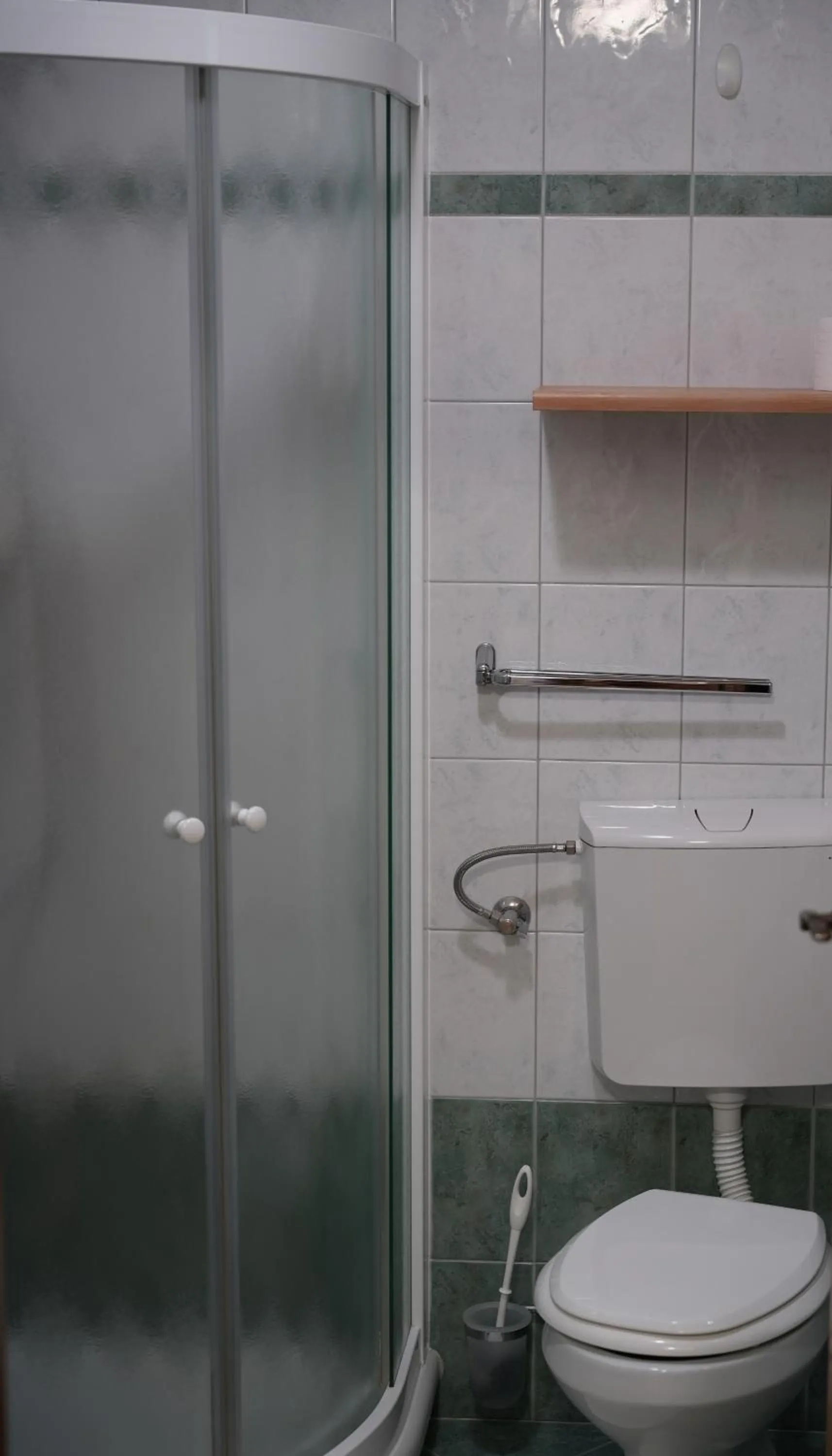 Shower in Miškar Rooms