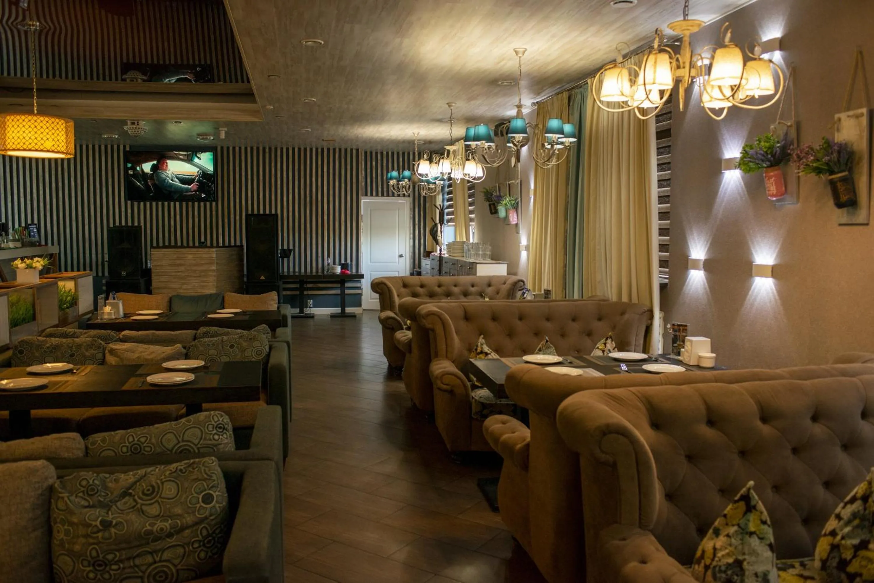 Restaurant/places to eat in Tarlan Hotel