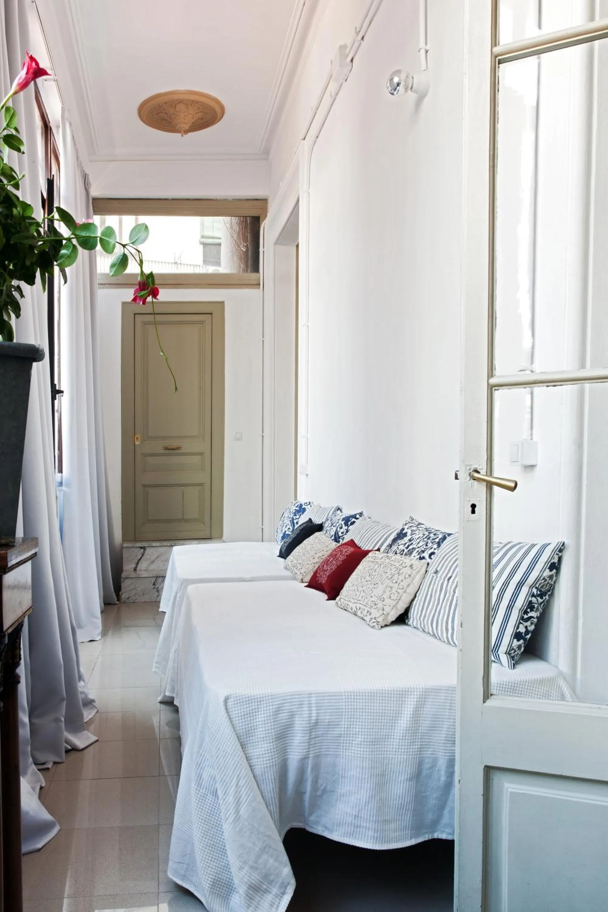 Seating area, Bed in My Address in Barcelona