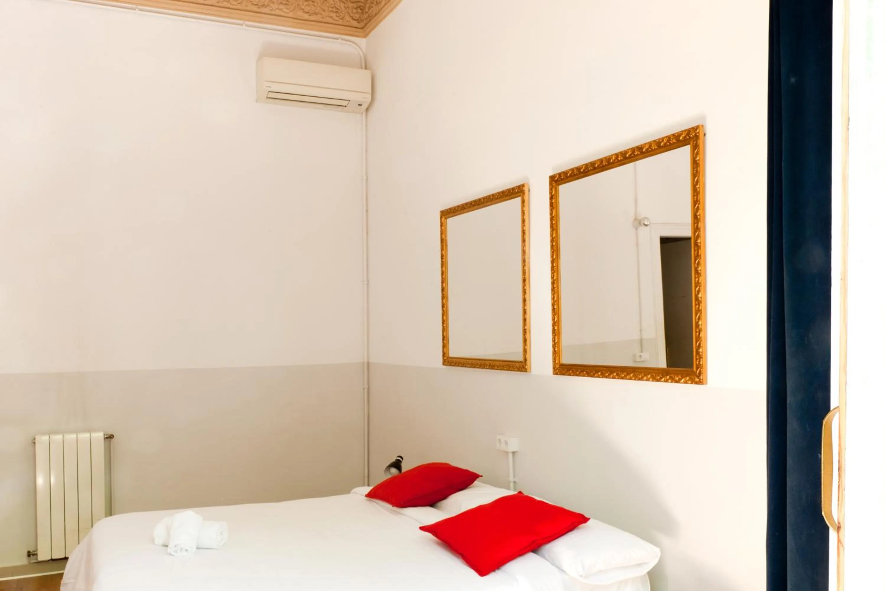 Bedroom, Bed in My Address in Barcelona