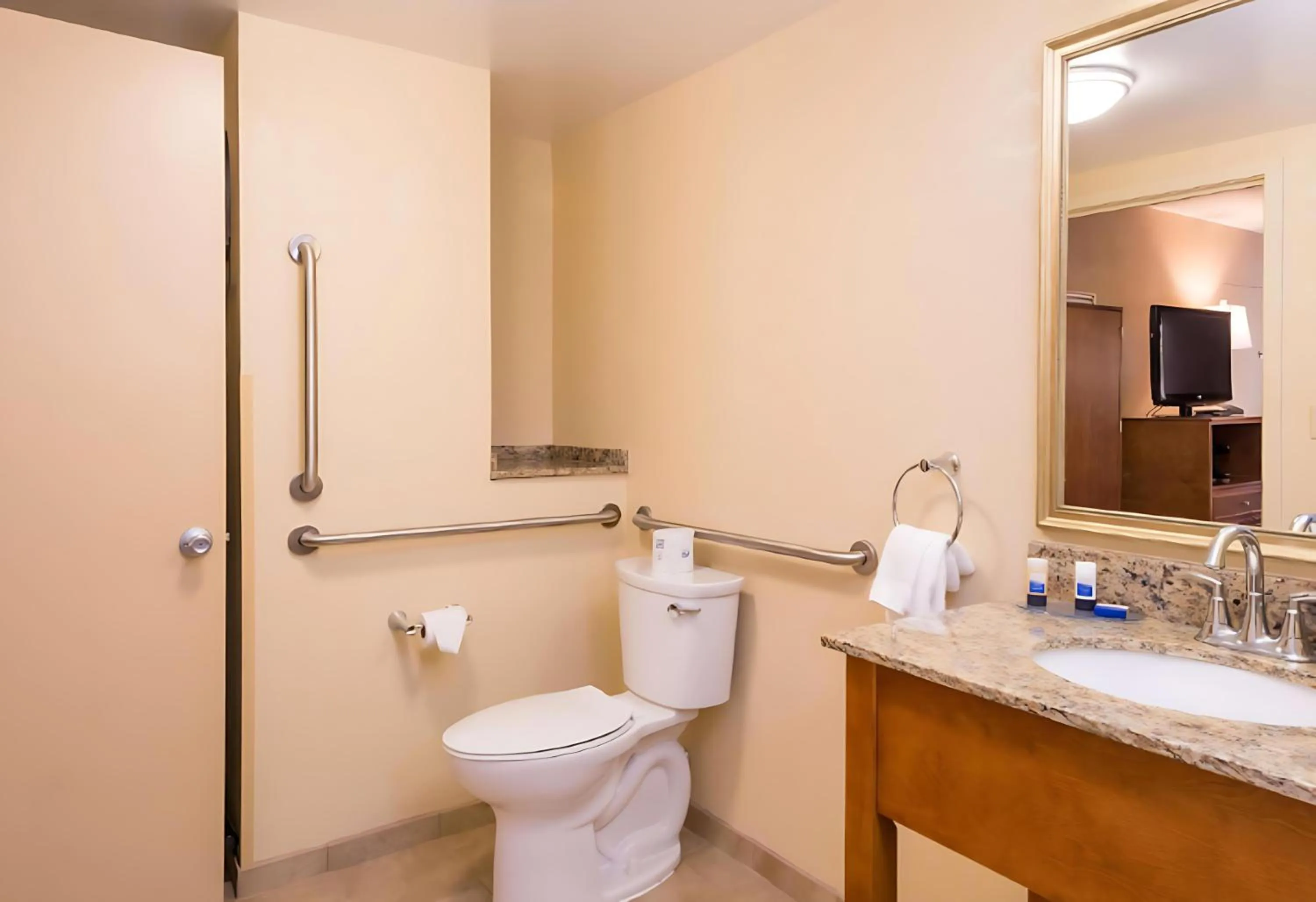 Bathroom in Best Western Charleston Inn