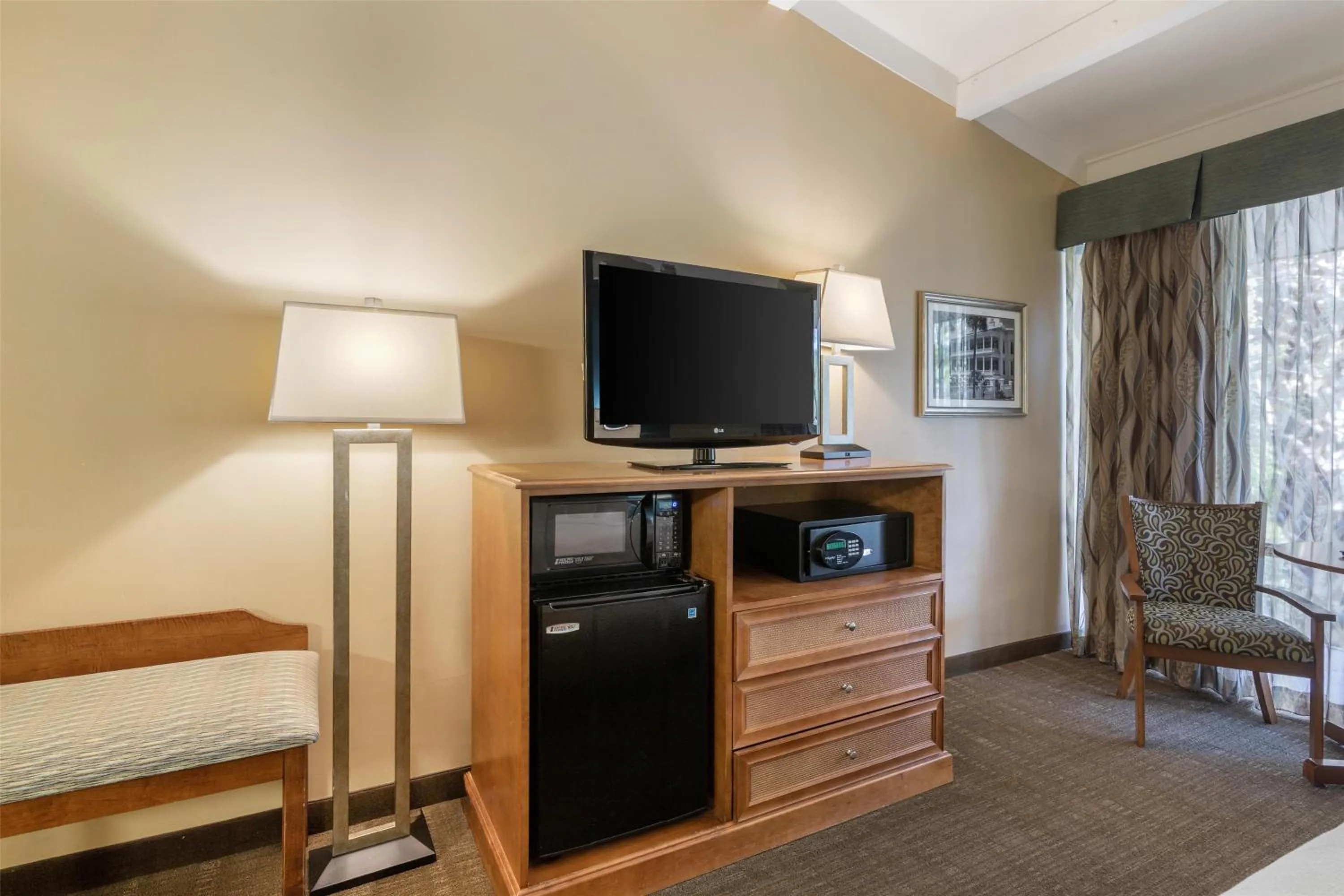 Bedroom, Bed in Best Western Charleston Inn