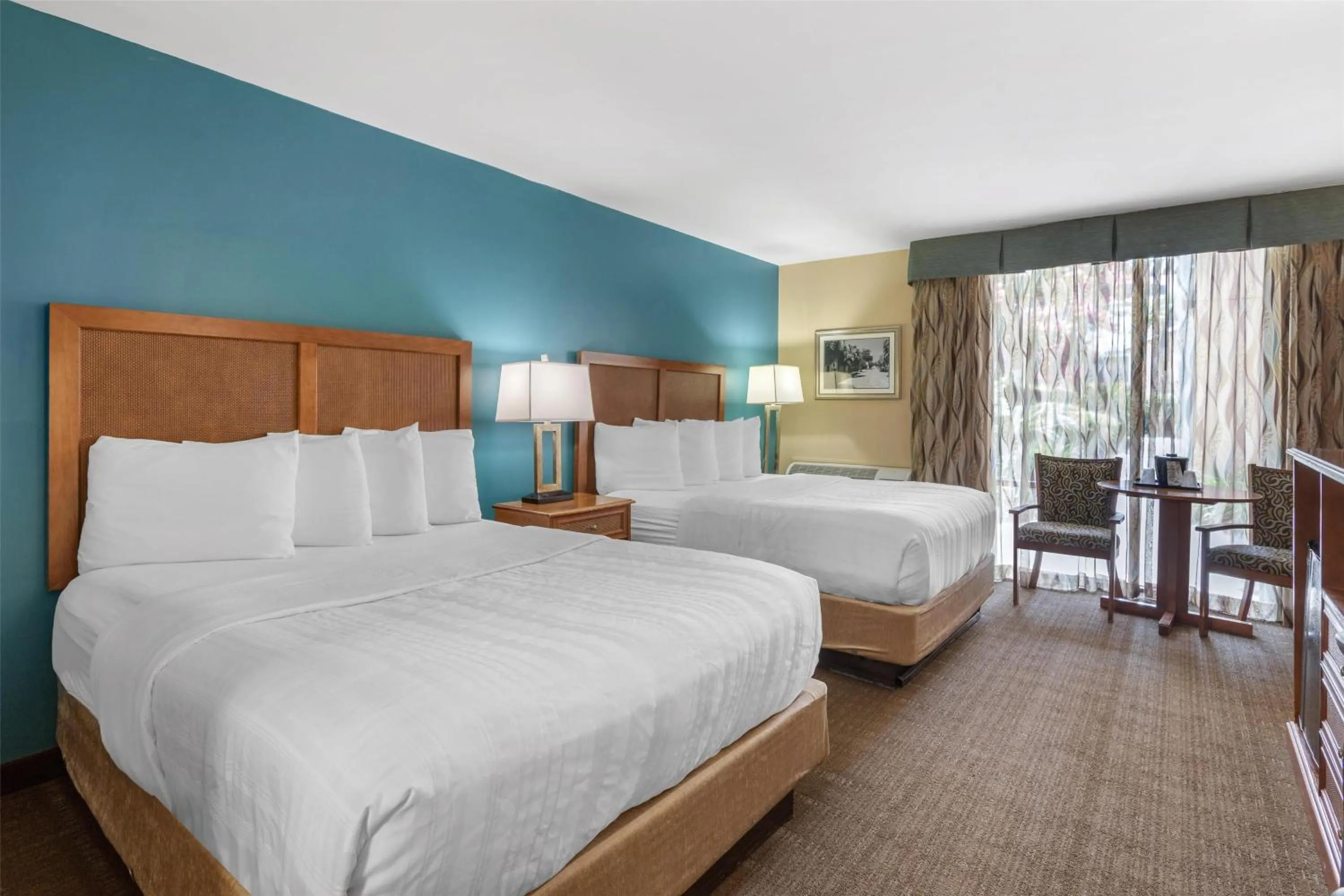 Bedroom, Bed in Best Western Charleston Inn