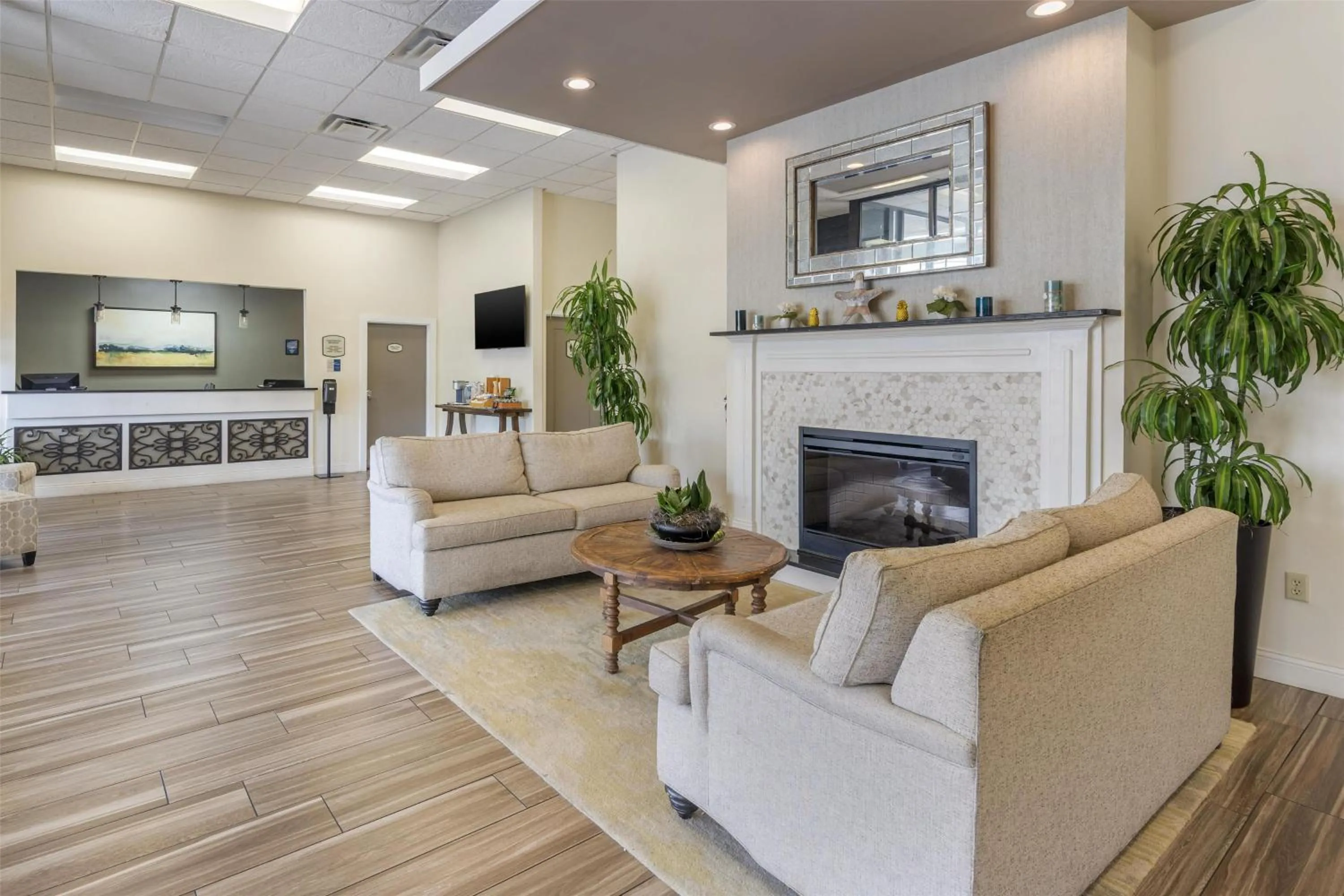 Lobby or reception in Best Western Charleston Inn