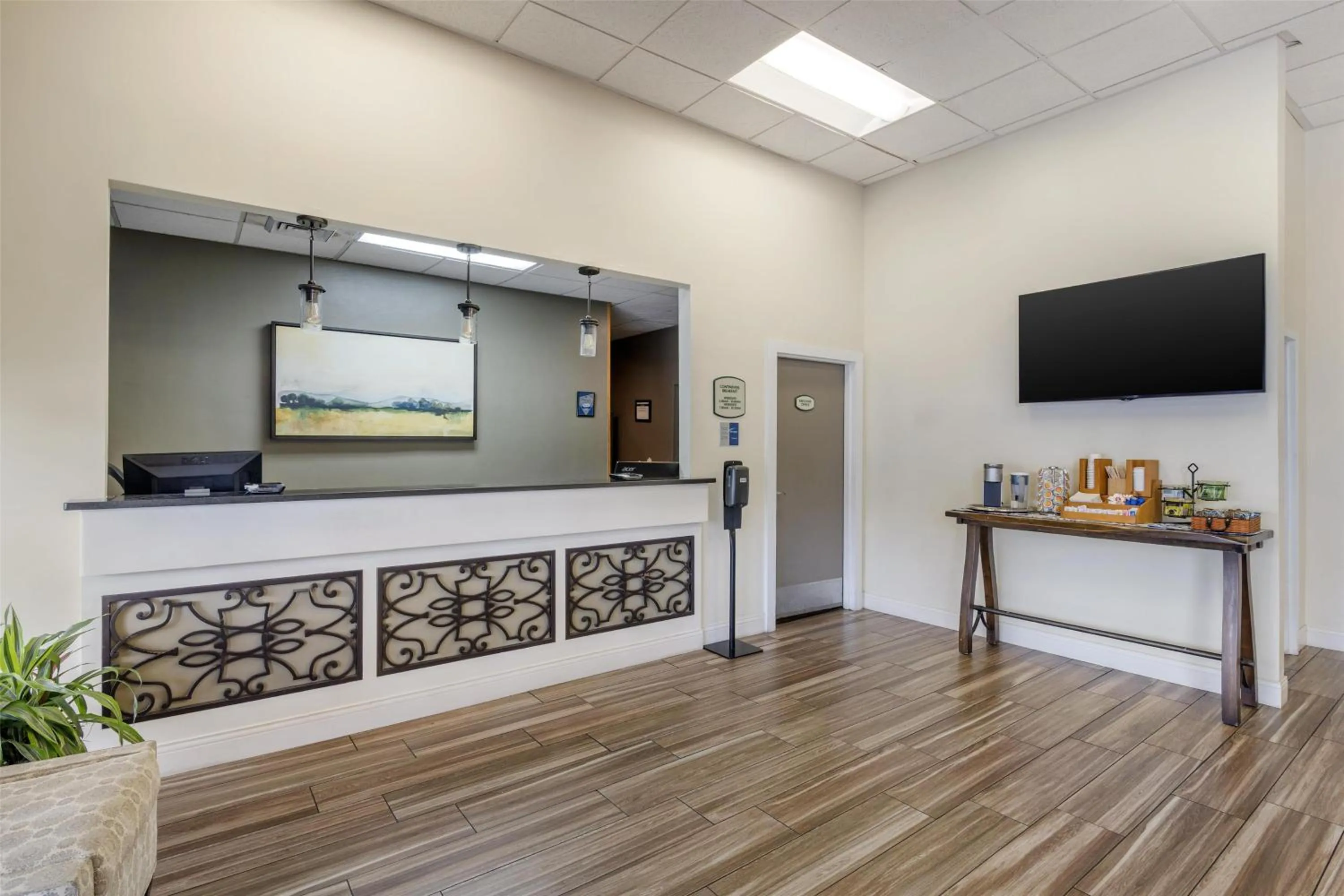 Lobby or reception in Best Western Charleston Inn