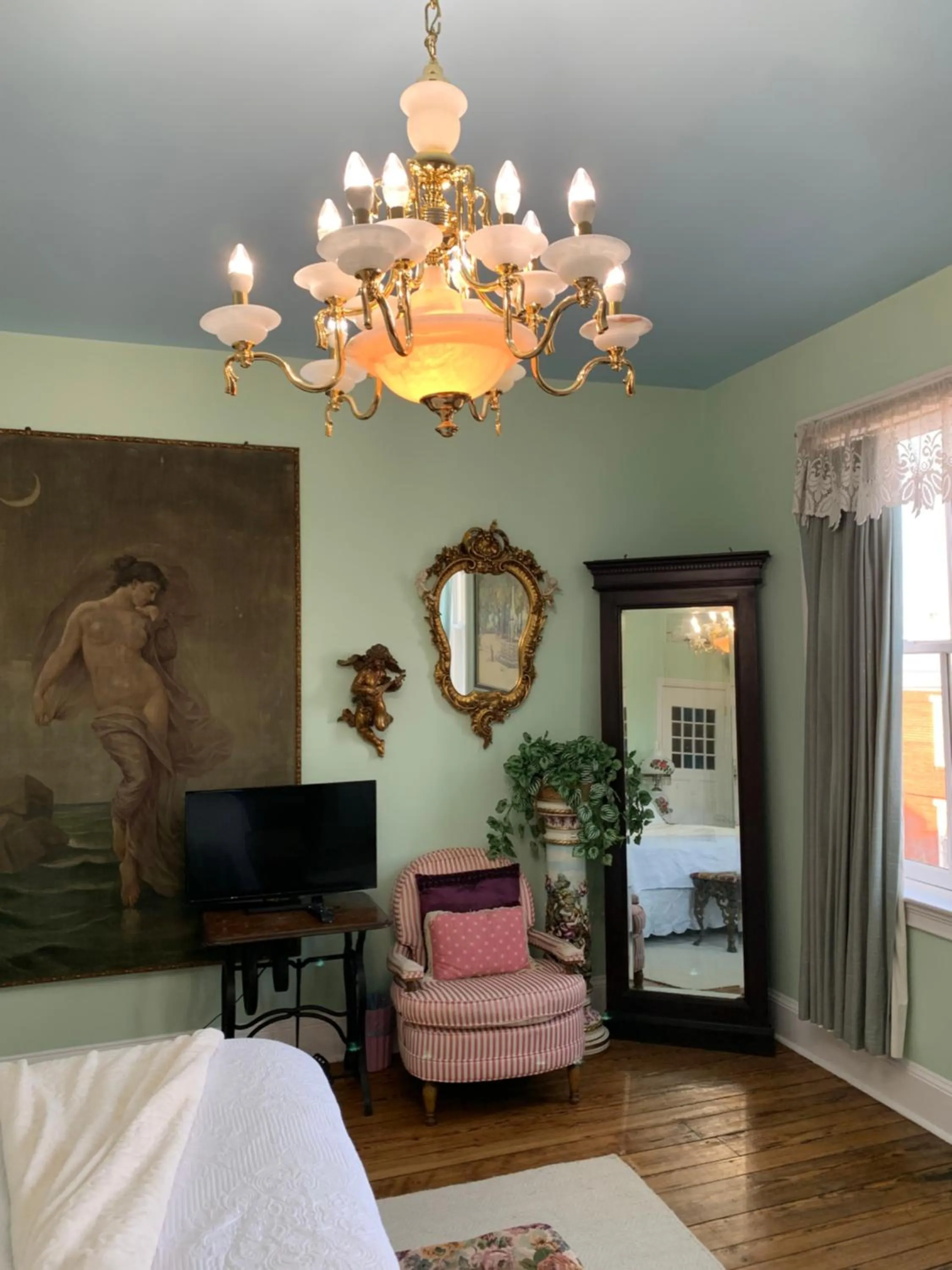 Bed in The Philadelphia Hotel Bella Vista