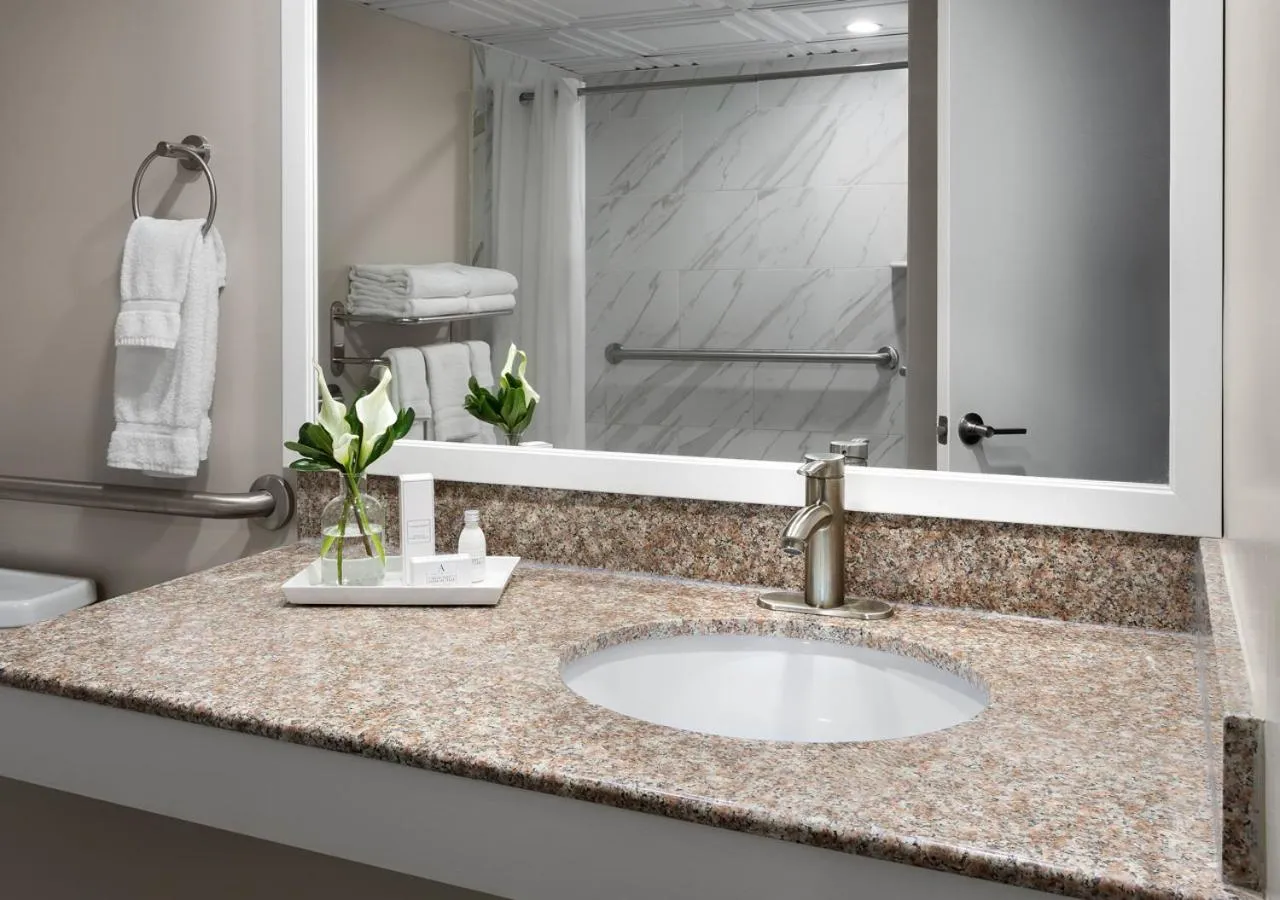 Bathroom in Shem Creek Inn