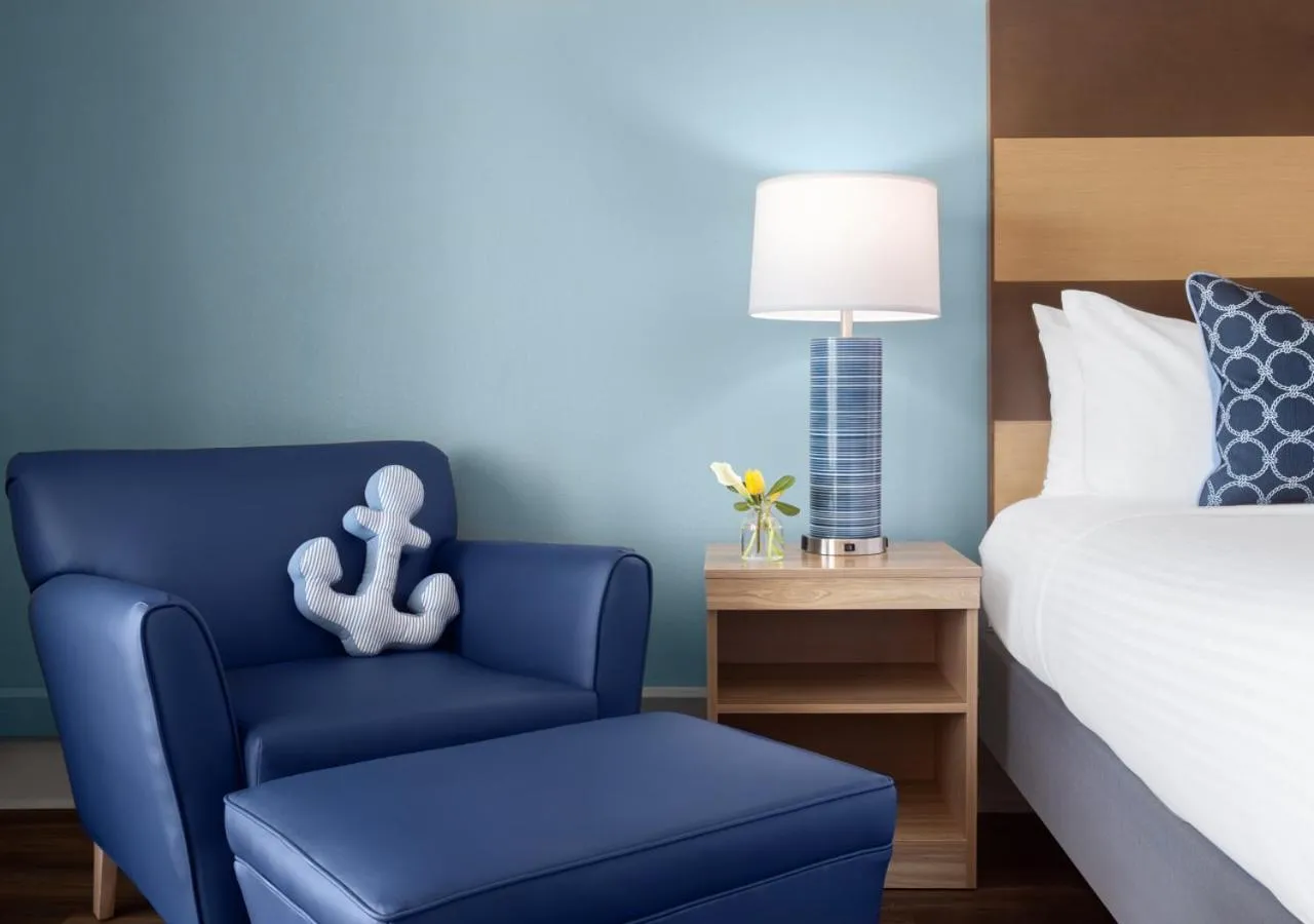 Decorative detail, Bed in Shem Creek Inn