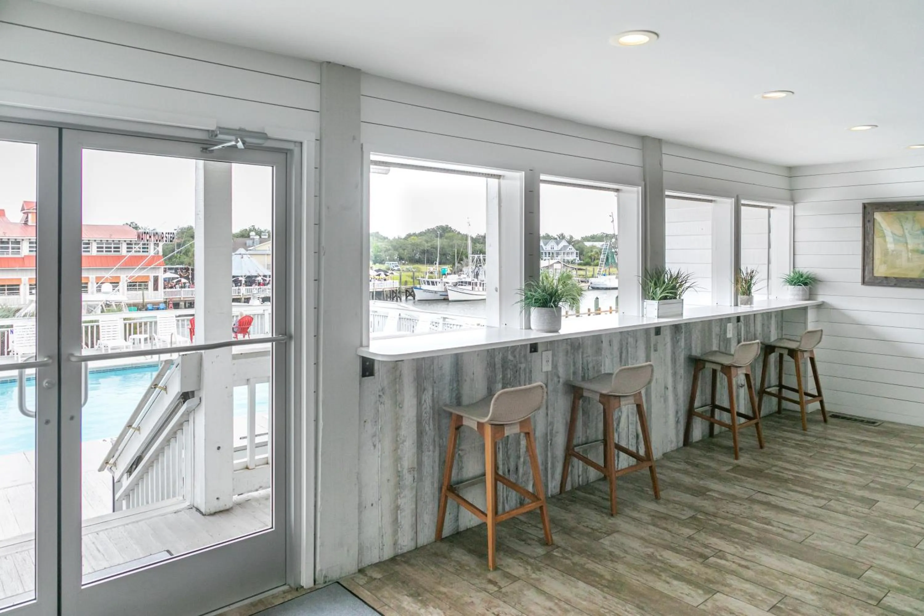 Lobby or reception in Shem Creek Inn