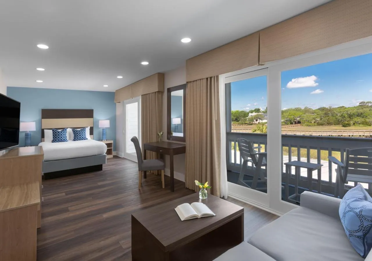 Bed in Shem Creek Inn