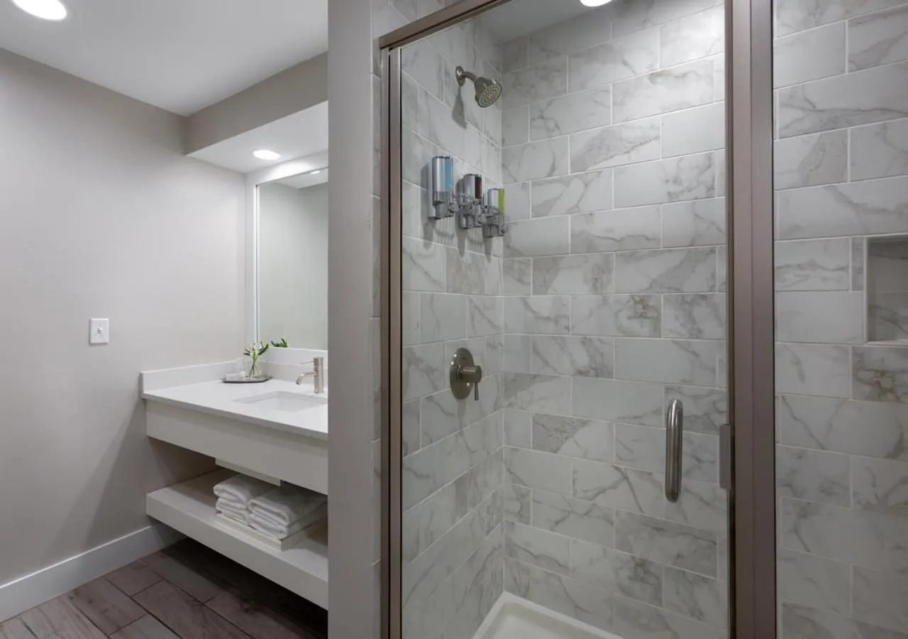 Bathroom in Shem Creek Inn