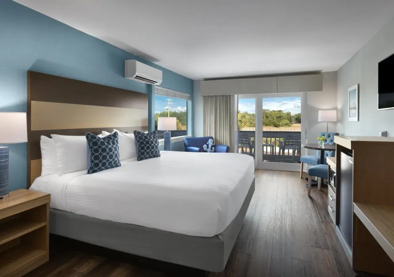 Marsh Side Deluxe King - single occupancy in Shem Creek Inn Marsh Side Deluxe King - single occupancy in Shem Creek Inn