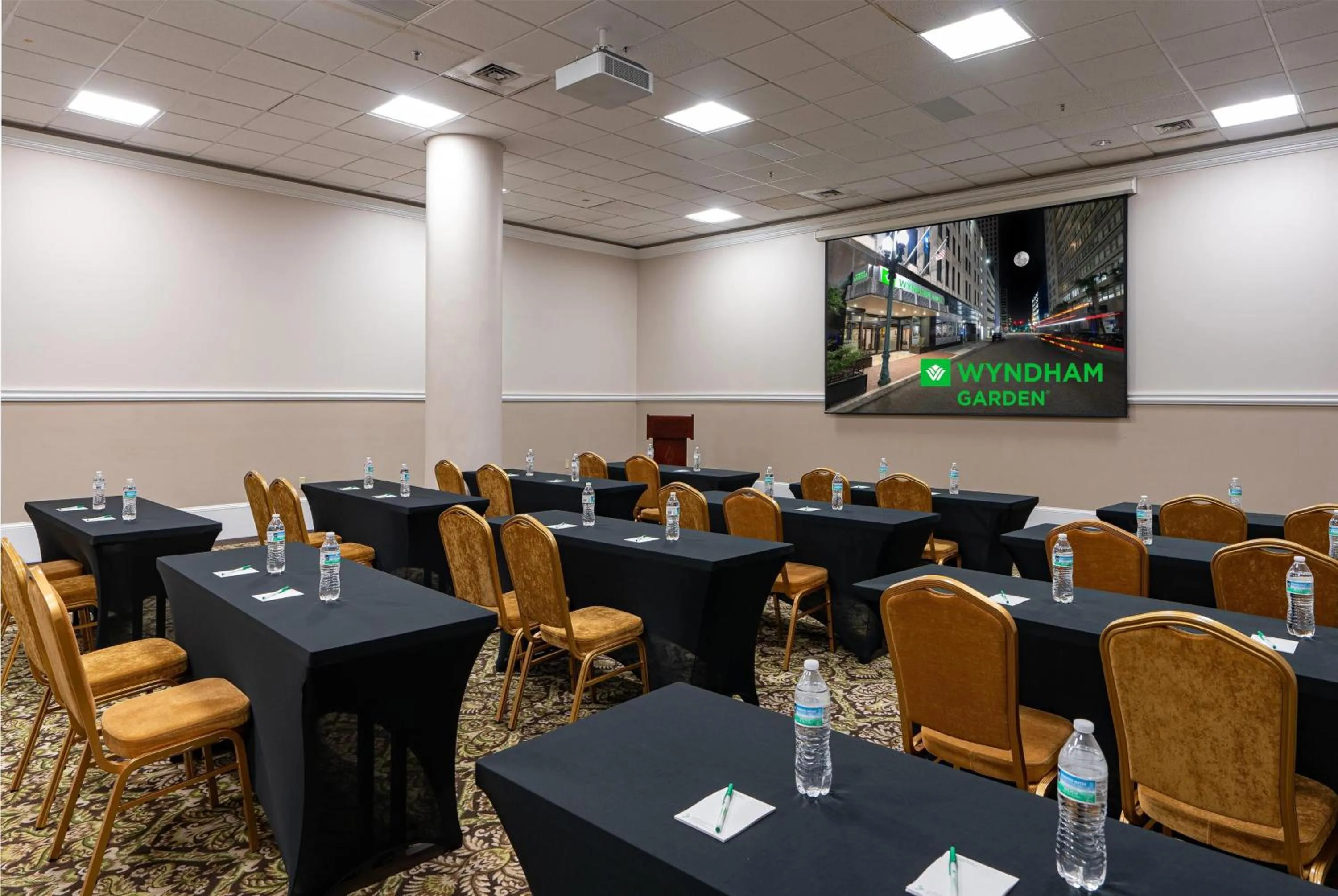 Meeting/conference room in Wyndham Garden Baronne Plaza