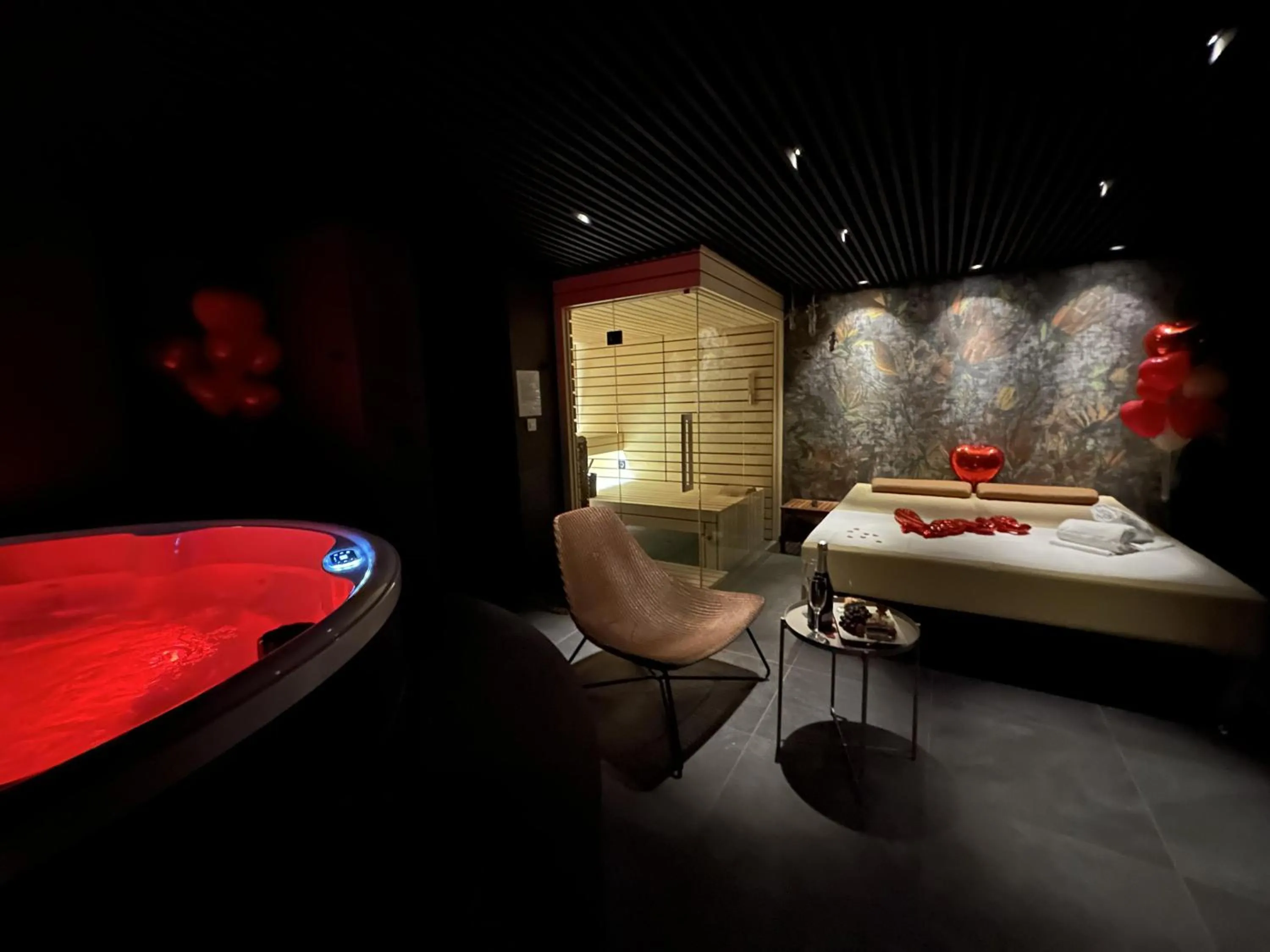 Hot Tub, Bed in Boutique & Wellness Hotel Vital
