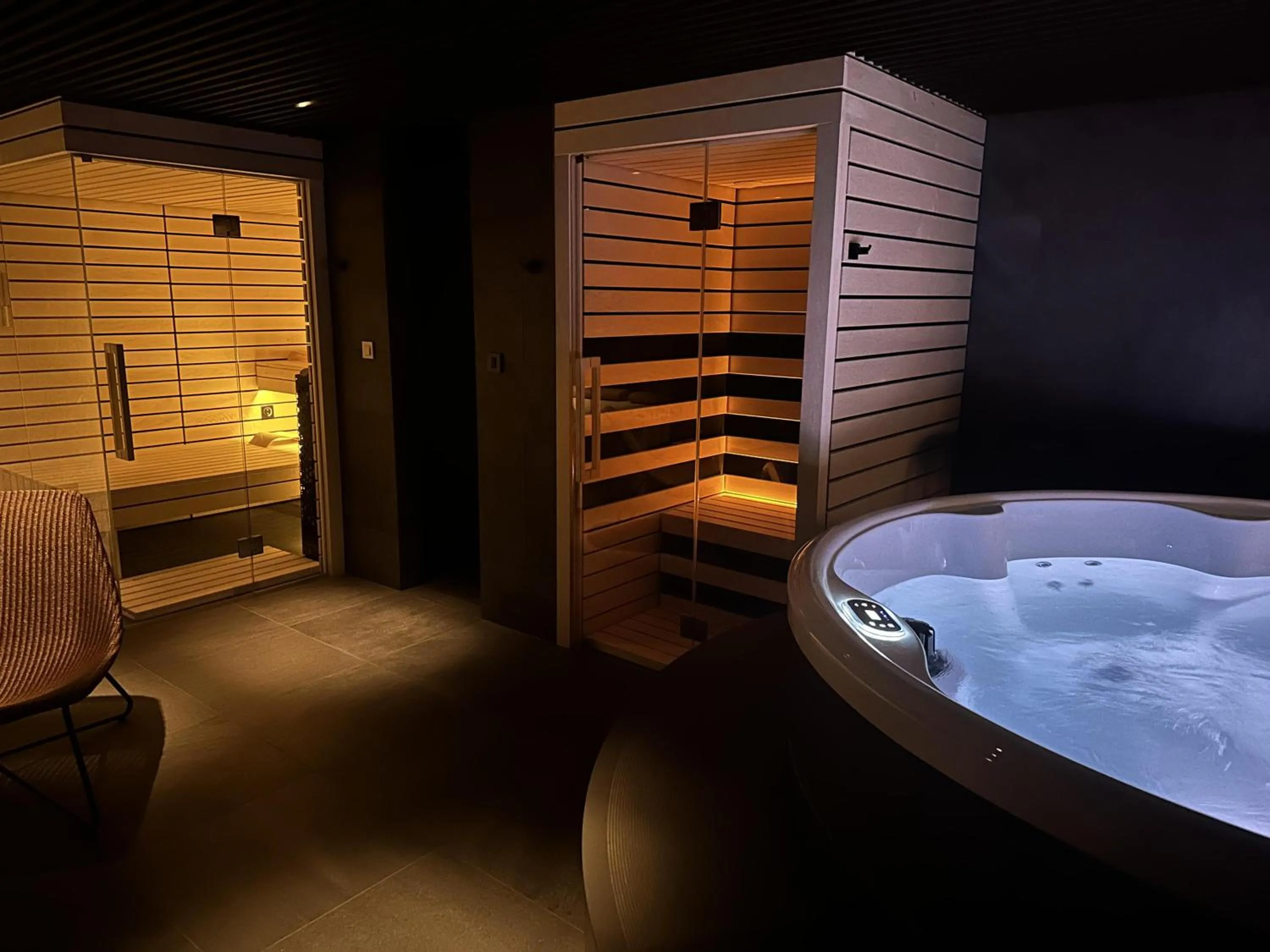 Hot Tub in Boutique & Wellness Hotel Vital