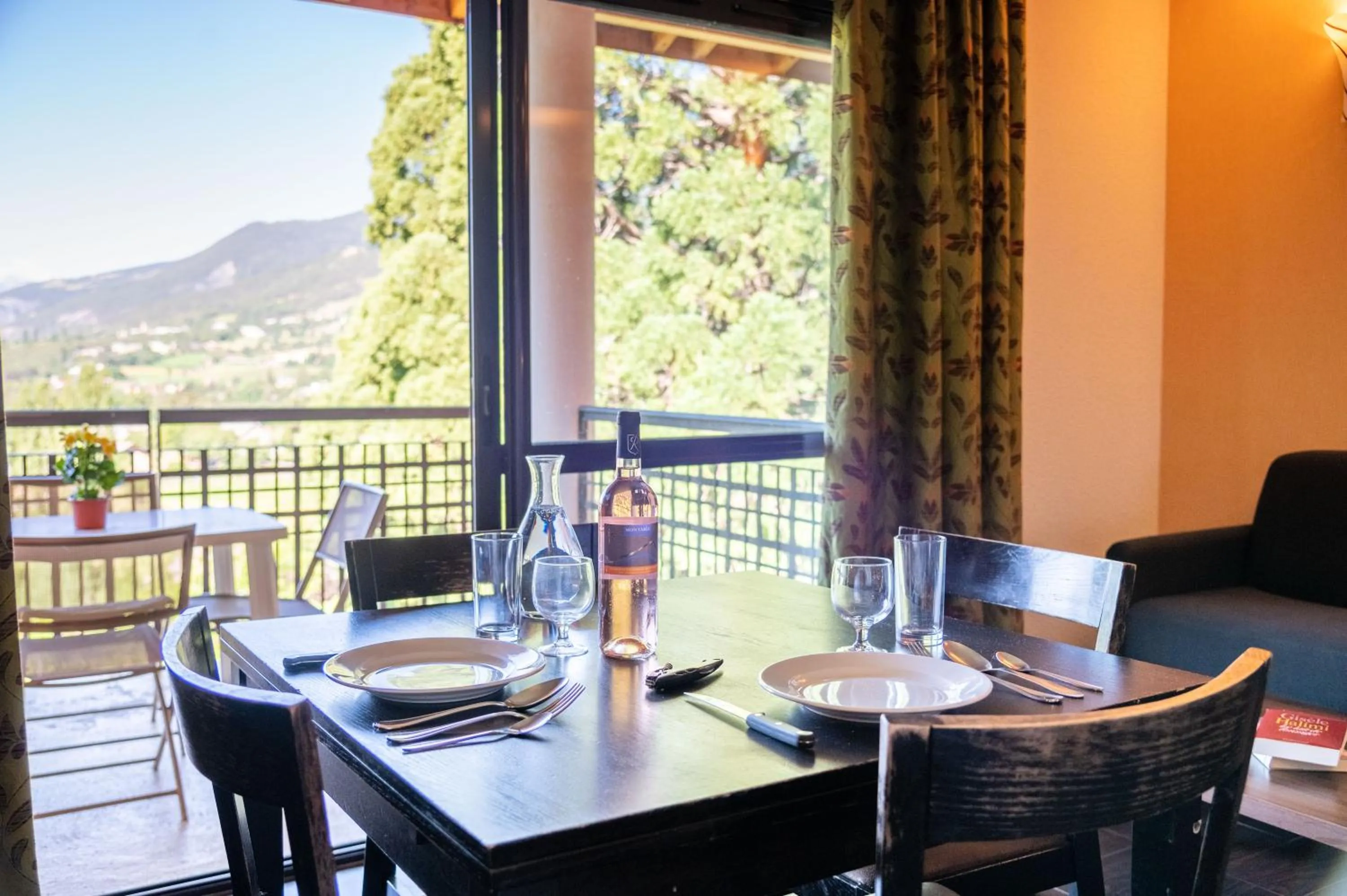 Résidence Château des Magnans by Nevesol