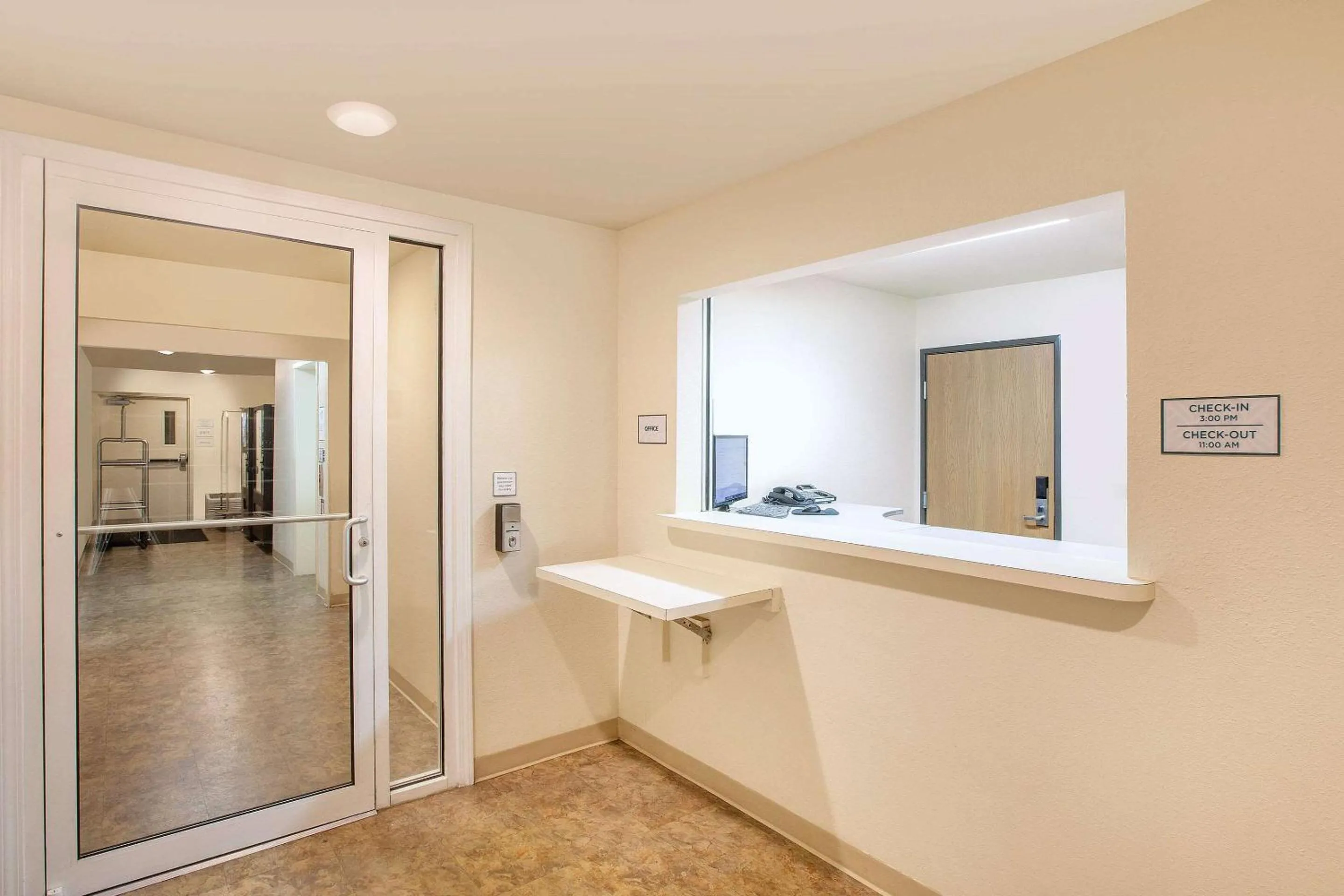Lobby or reception in WoodSpring Suites Jacksonville Beach Blvd