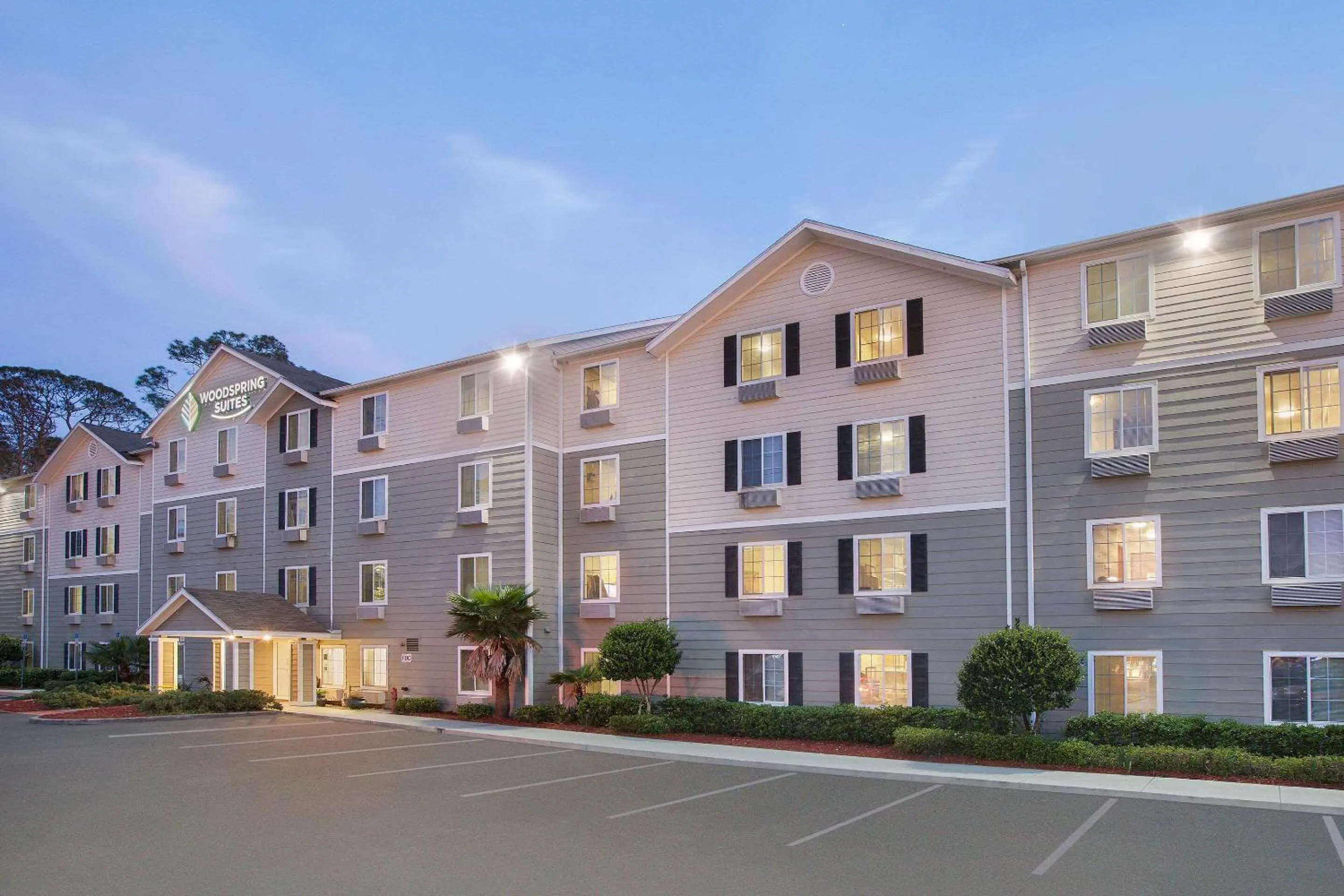 Property building in WoodSpring Suites Jacksonville Beach Blvd
