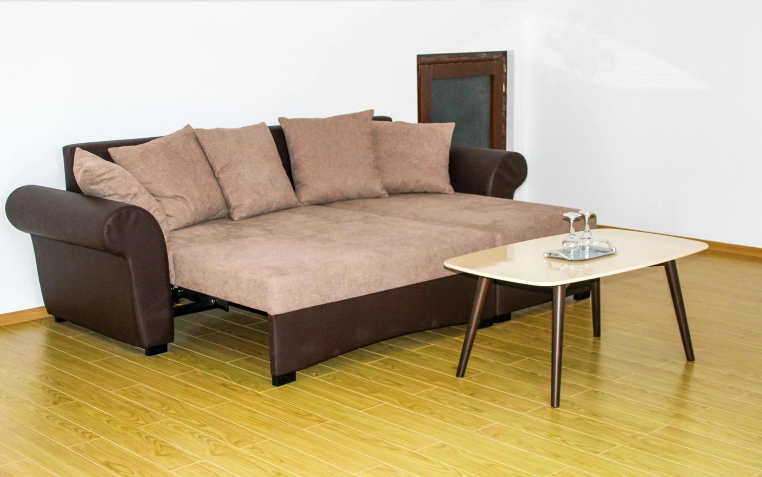 Communal lounge/ TV room in Hotel Corina