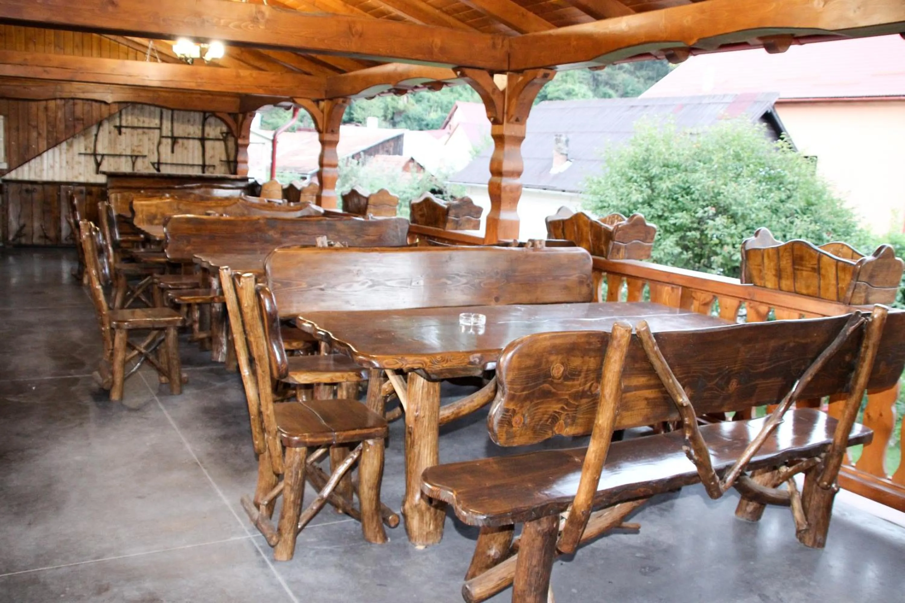 Restaurant/places to eat in Hotel Corina