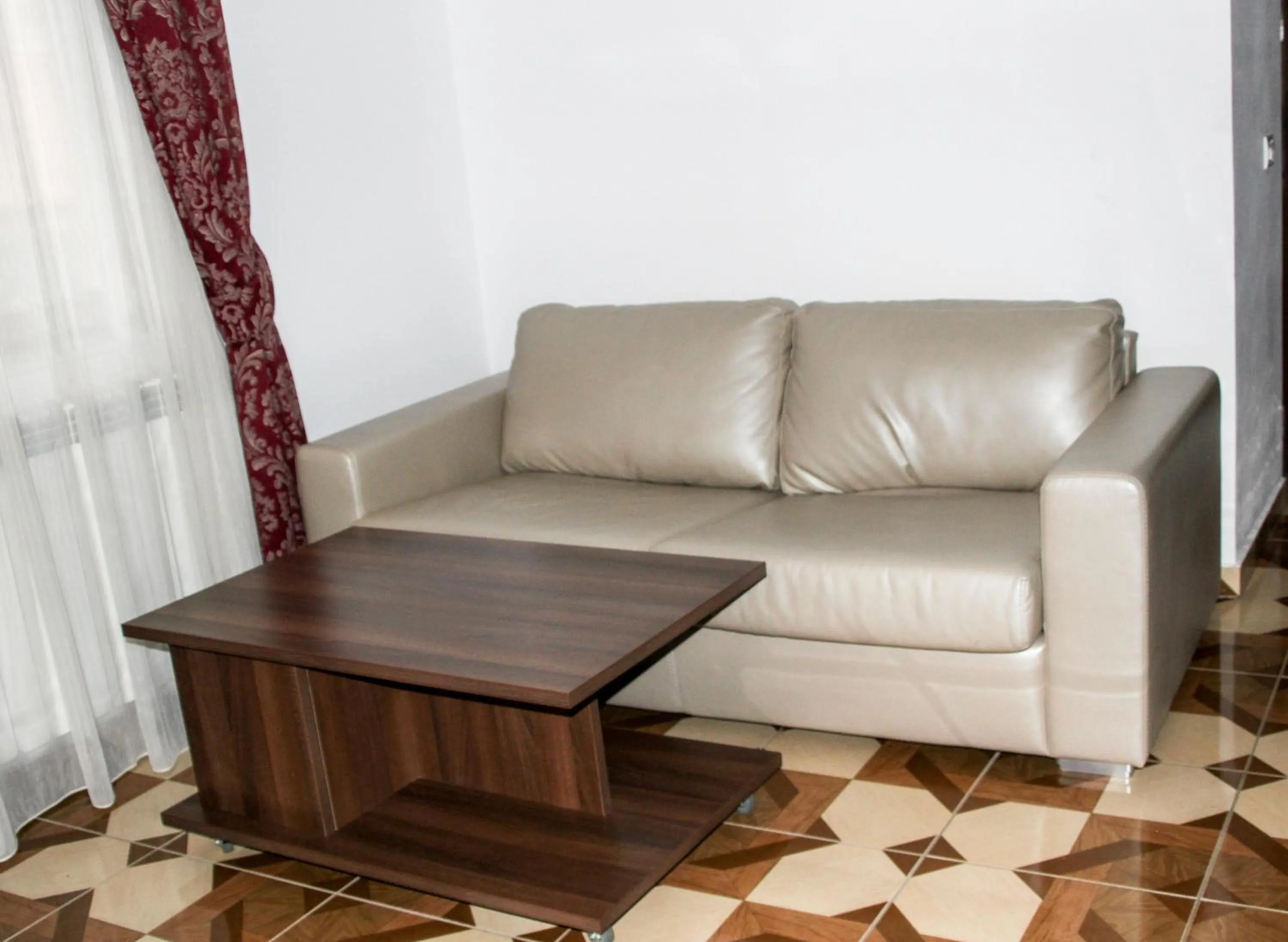 Communal lounge/ TV room in Hotel Corina