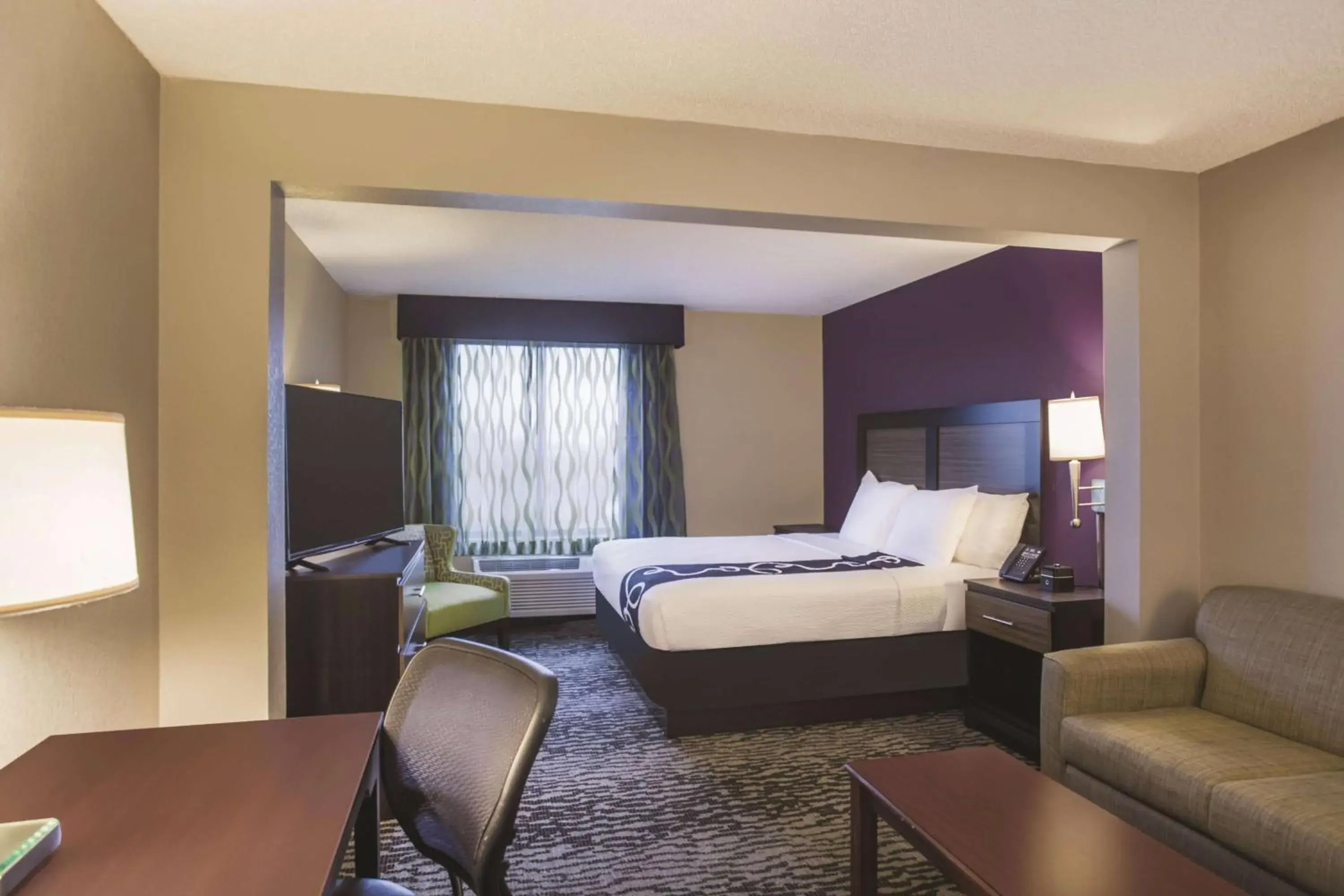 Executive King Room - Non-Smoking in La Quinta by Wyndham Clearwater South Executive King Room - Non-Smoking in La Quinta by Wyndham Clearwater South