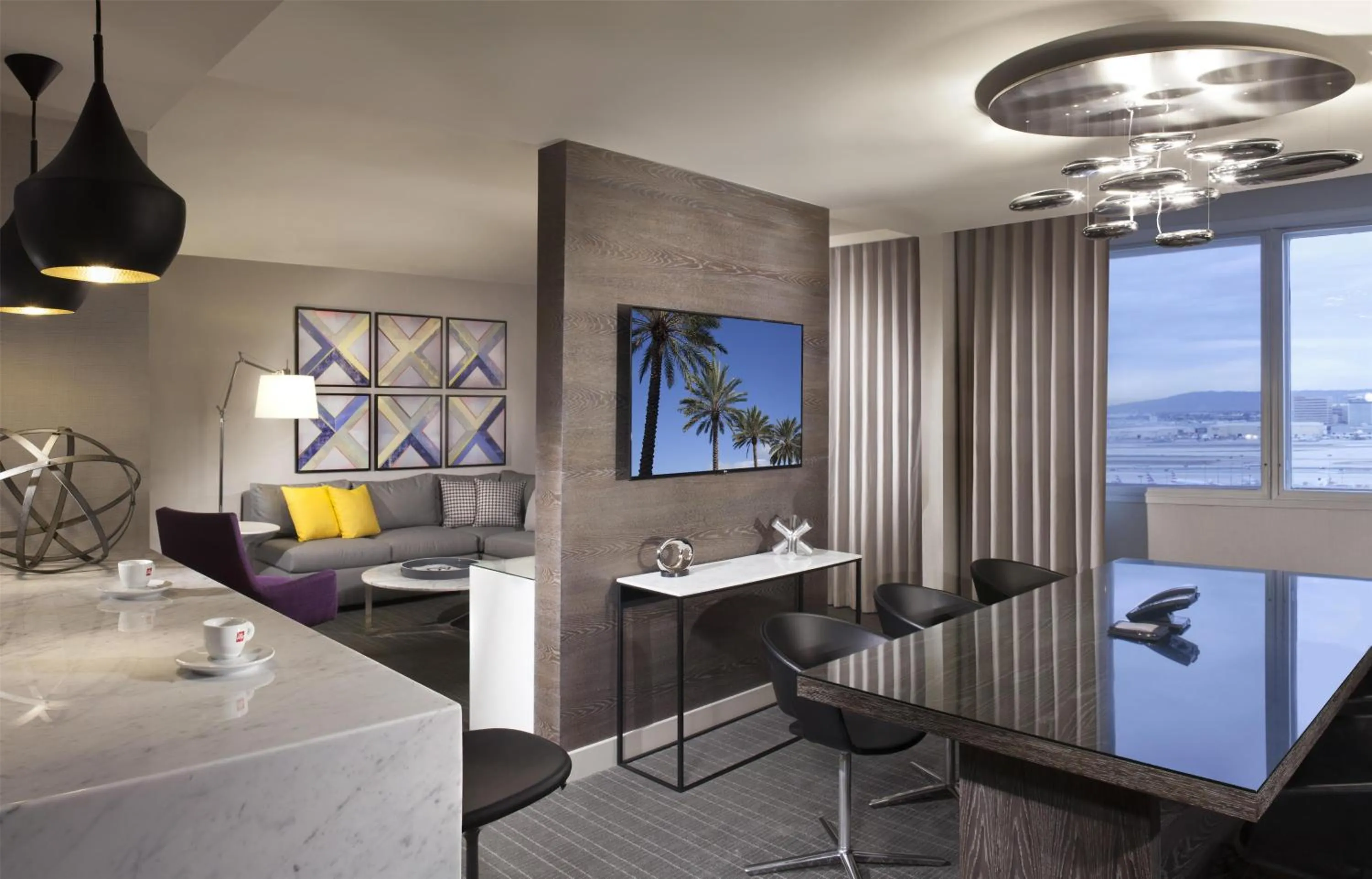 Photo of the whole room in Hyatt Regency Los Angeles International Airport