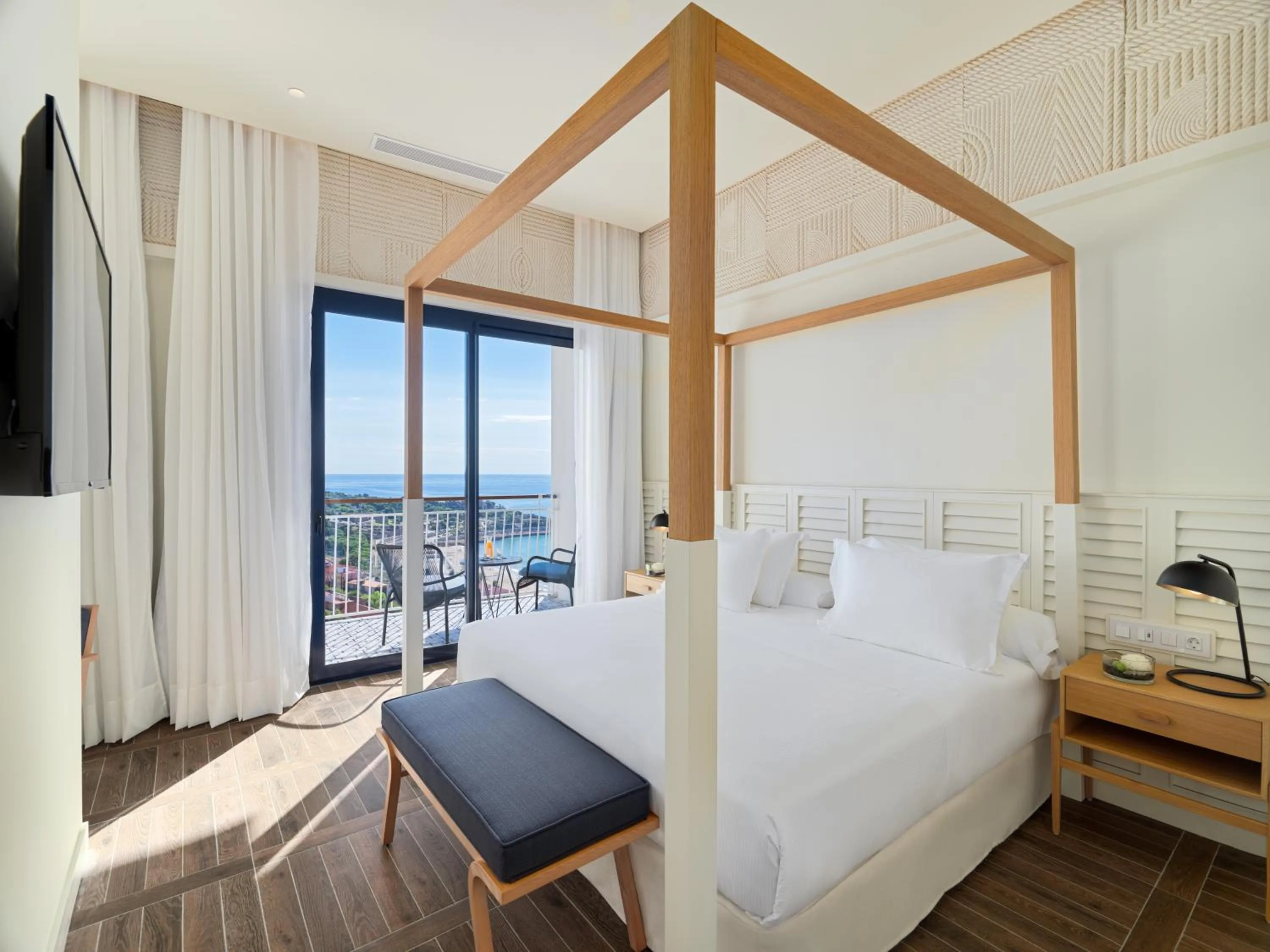 Bedroom, Bed in H10 Imperial Tarraco 4 Sup